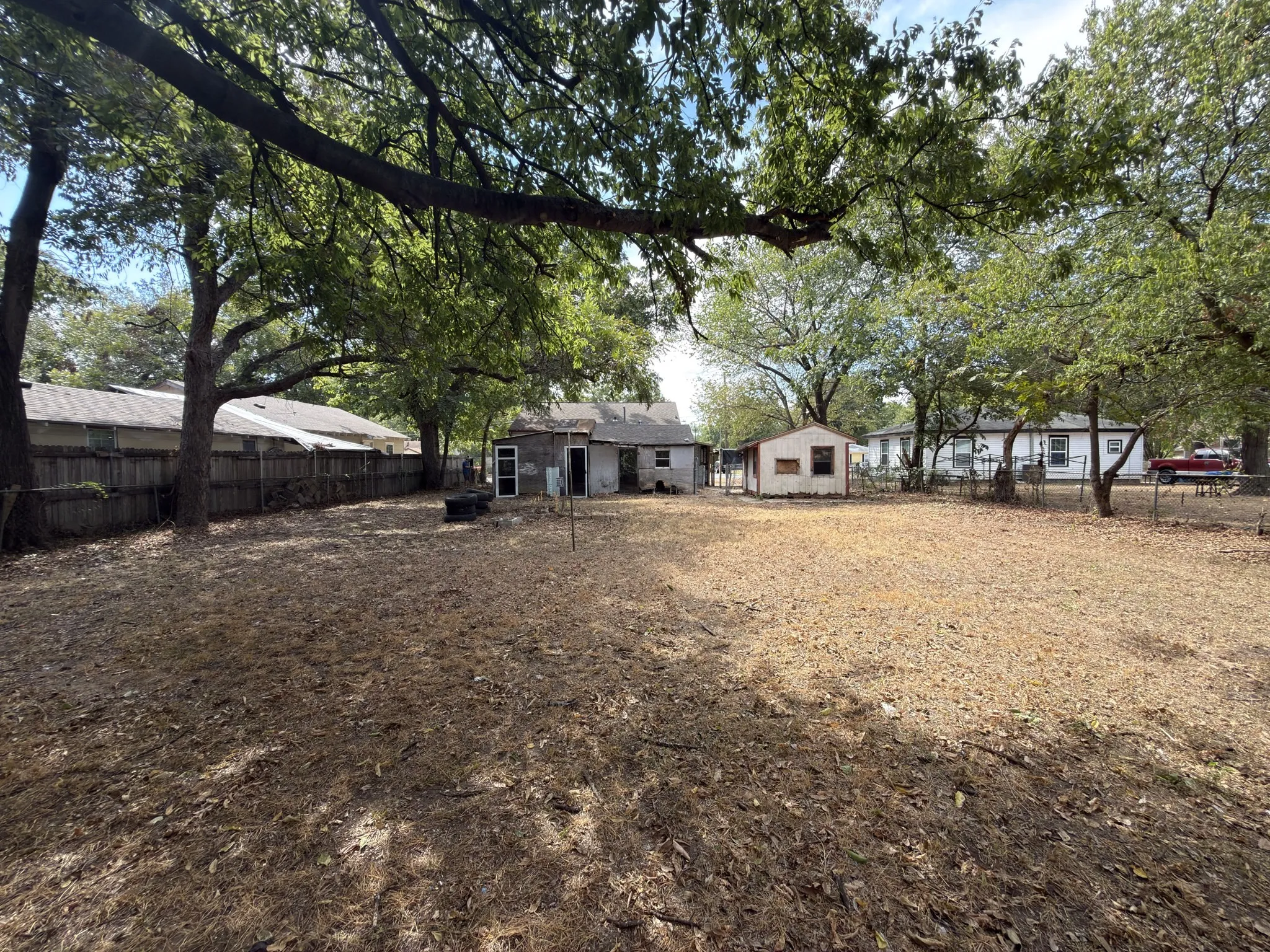 Single Family Residence For Sale in Dallas County , 8367 Transit Street, Dallas, Texas 75217, 2 Bedroom, 1 Bathroom, Garage spaces, 784 Sqft, built in 1949, mls#21402717, Real Estate Agent in Dallas, Homes For Sale in Dallas county, Homes For Sale in Dallas, Realtor in Dallas Texas, Real Estate Brokerage Independent Realty Texas, Luminita Cordes Realtor