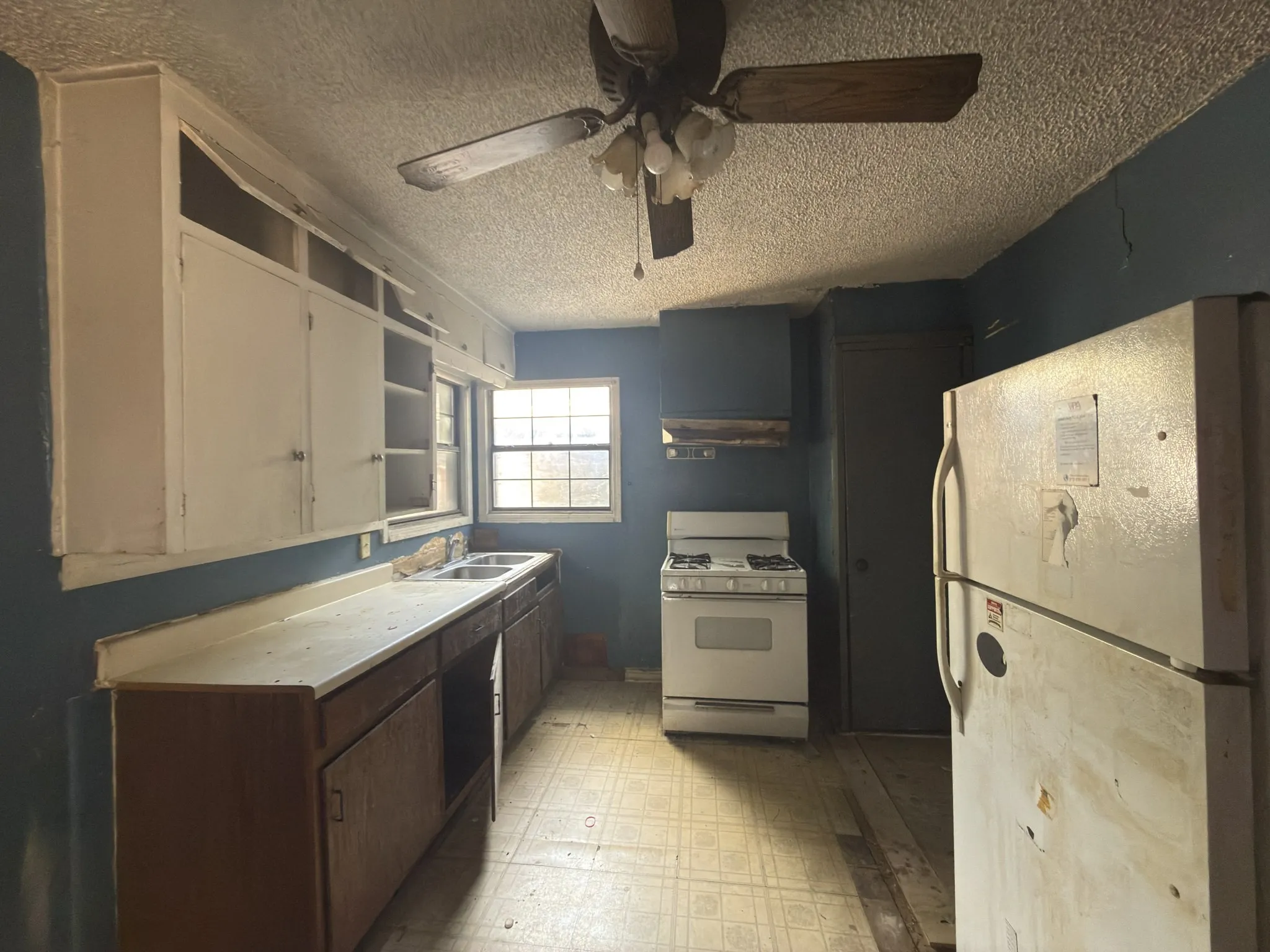 Single Family Residence For Sale in Dallas County , 8367 Transit Street, Dallas, Texas 75217, 2 Bedroom, 1 Bathroom, Garage spaces, 784 Sqft, built in 1949, mls#21402717, Real Estate Agent in Dallas, Homes For Sale in Dallas county, Homes For Sale in Dallas, Realtor in Dallas Texas, Real Estate Brokerage Independent Realty Texas, Luminita Cordes Realtor