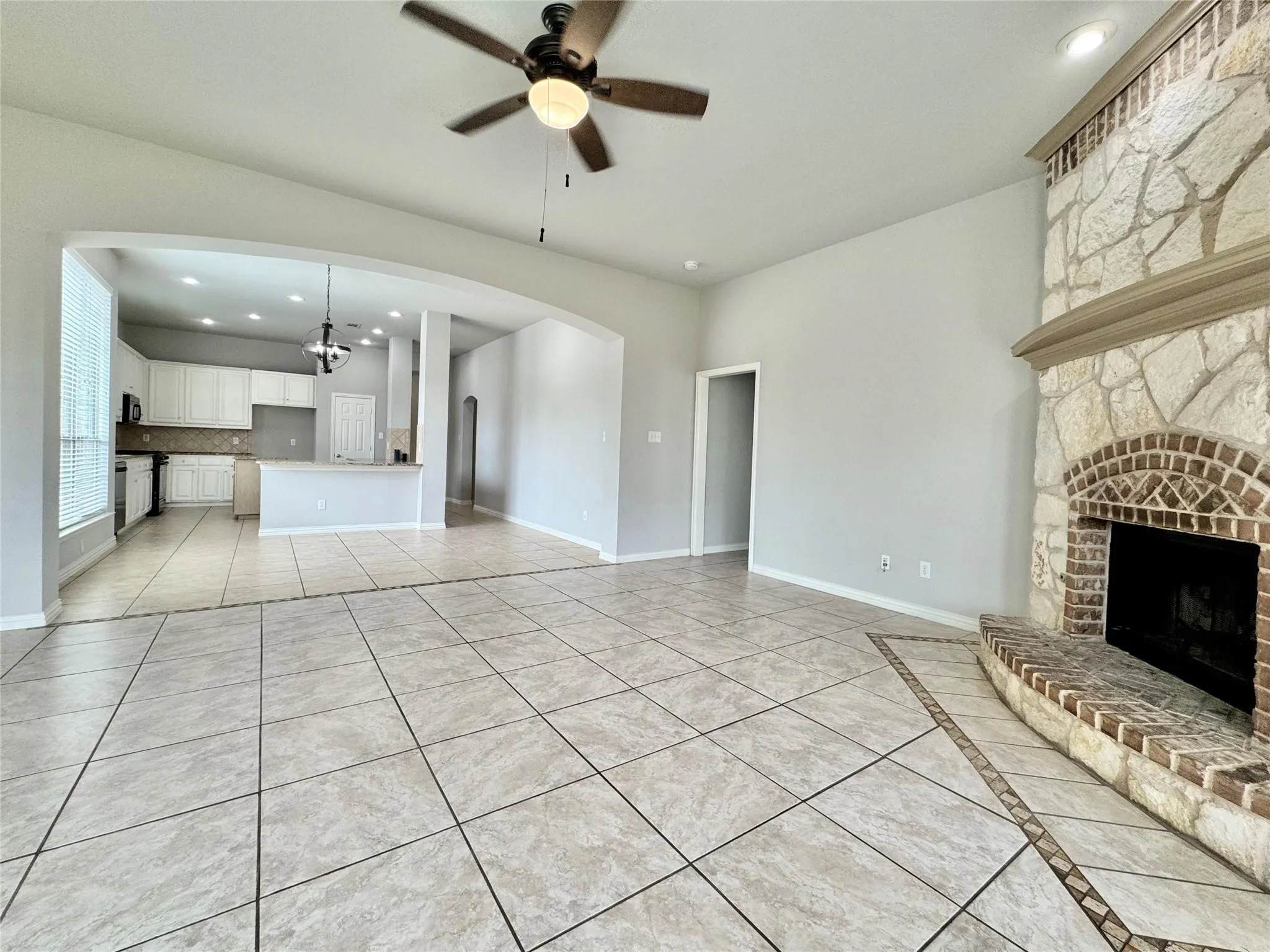 Single Family Residence For Rent in Rockwall County , 256 White Drive, Fate, Texas 75087, 3 Bedroom, 2 Bathroom, 2 Garage spaces, 2,030 Sqft, built in 2006, mls#21402736, Real Estate Agent in Fate, Homes For Rent in Rockwall county, Homes For Rent in Fate, Realtor in Fate Texas, Real Estate Brokerage Independent Realty Texas, Luminita Cordes Realtor