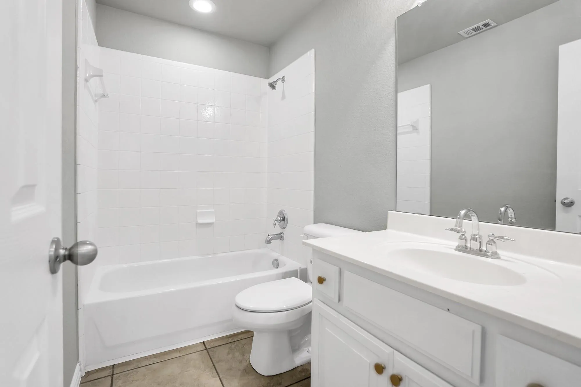 Single Family Residence For Rent in Rockwall County , 256 White Drive, Fate, Texas 75087, 3 Bedroom, 2 Bathroom, 2 Garage spaces, 2,030 Sqft, built in 2006, mls#21402736, Real Estate Agent in Fate, Homes For Rent in Rockwall county, Homes For Rent in Fate, Realtor in Fate Texas, Real Estate Brokerage Independent Realty Texas, Luminita Cordes Realtor