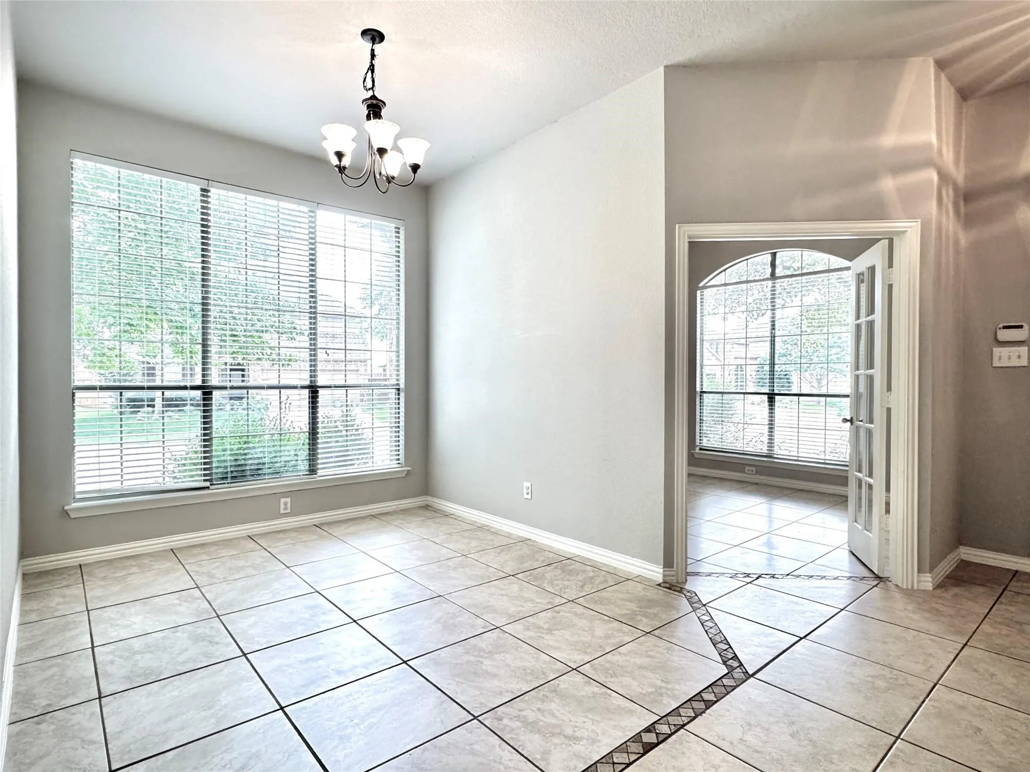 Single Family Residence For Rent in Rockwall County , 256 White Drive, Fate, Texas 75087, 3 Bedroom, 2 Bathroom, 2 Garage spaces, 2,030 Sqft, built in 2006, mls#21402736, Real Estate Agent in Fate, Homes For Rent in Rockwall county, Homes For Rent in Fate, Realtor in Fate Texas, Real Estate Brokerage Independent Realty Texas, Luminita Cordes Realtor
