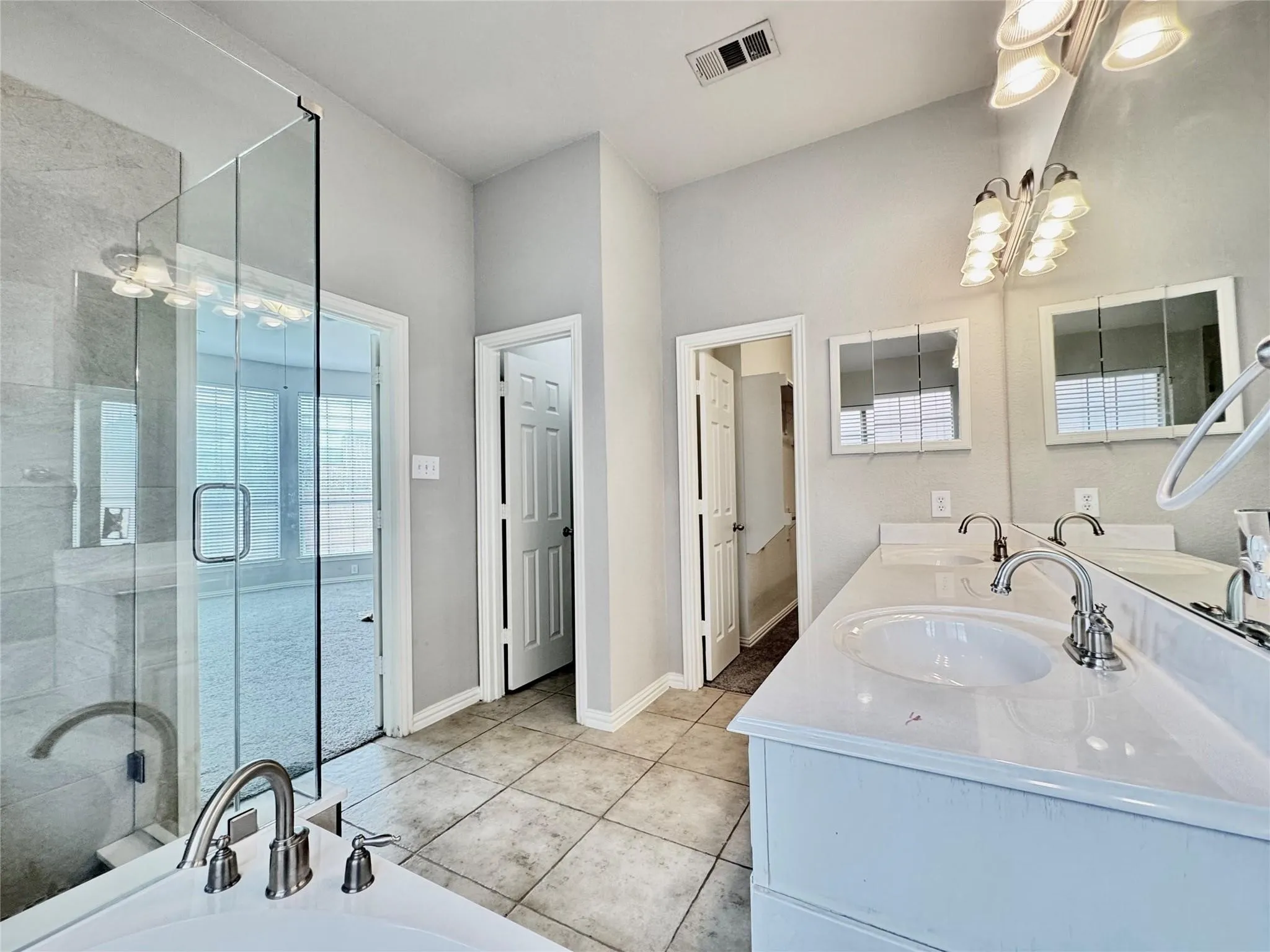 Single Family Residence For Rent in Rockwall County , 256 White Drive, Fate, Texas 75087, 3 Bedroom, 2 Bathroom, 2 Garage spaces, 2,030 Sqft, built in 2006, mls#21402736, Real Estate Agent in Fate, Homes For Rent in Rockwall county, Homes For Rent in Fate, Realtor in Fate Texas, Real Estate Brokerage Independent Realty Texas, Luminita Cordes Realtor