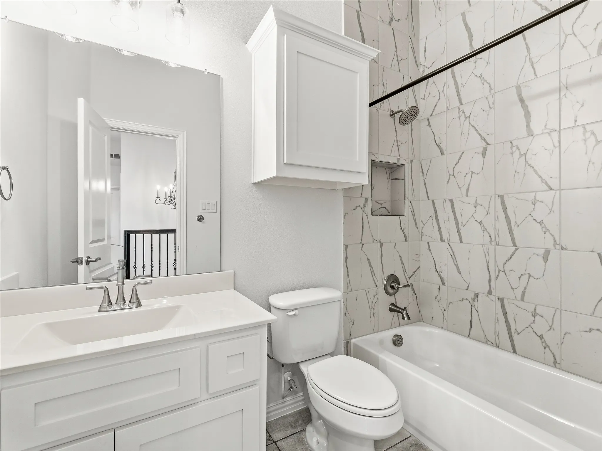 Upstairs full bathroom