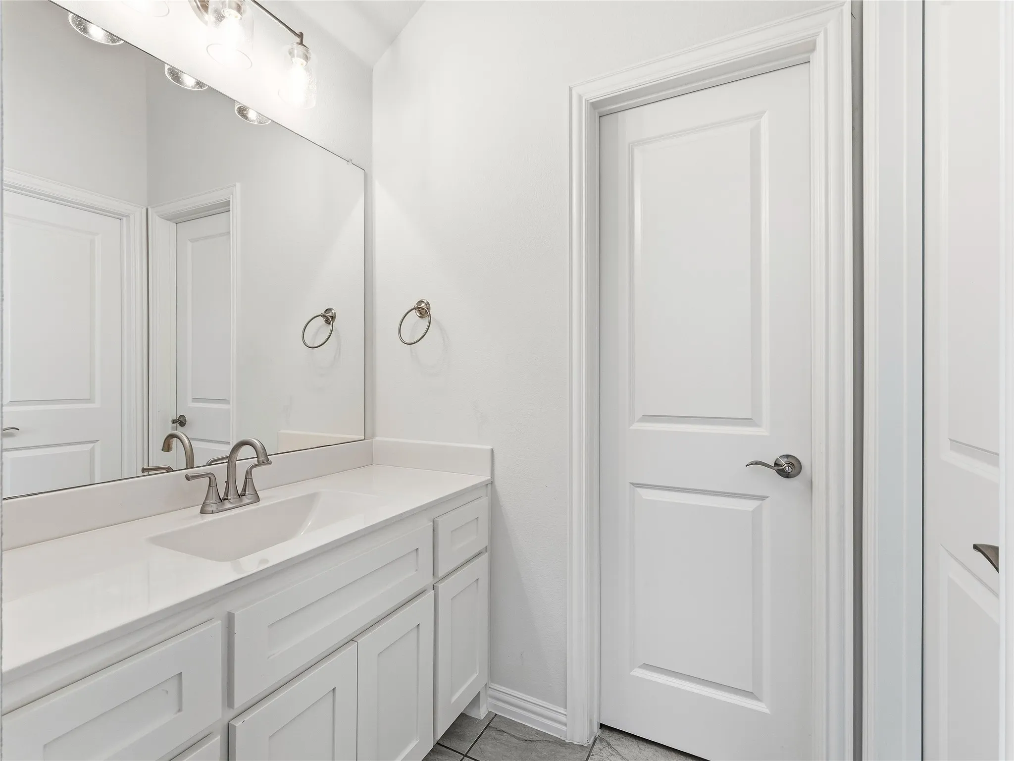 Single Family Residence For Sale in Collin County , 913 Peabody Drive, Mc Kinney, Texas 75071, 5 Bedroom, 4 Bathroom, 2 Garage spaces, 4,278 Sqft, built in 2022, mls#21398536, Real Estate Agent in Mc Kinney, Homes For Sale in Collin county, Homes For Sale in Mc Kinney, Realtor in Mc Kinney Texas, Real Estate Brokerage Independent Realty Texas, Luminita Cordes Realtor