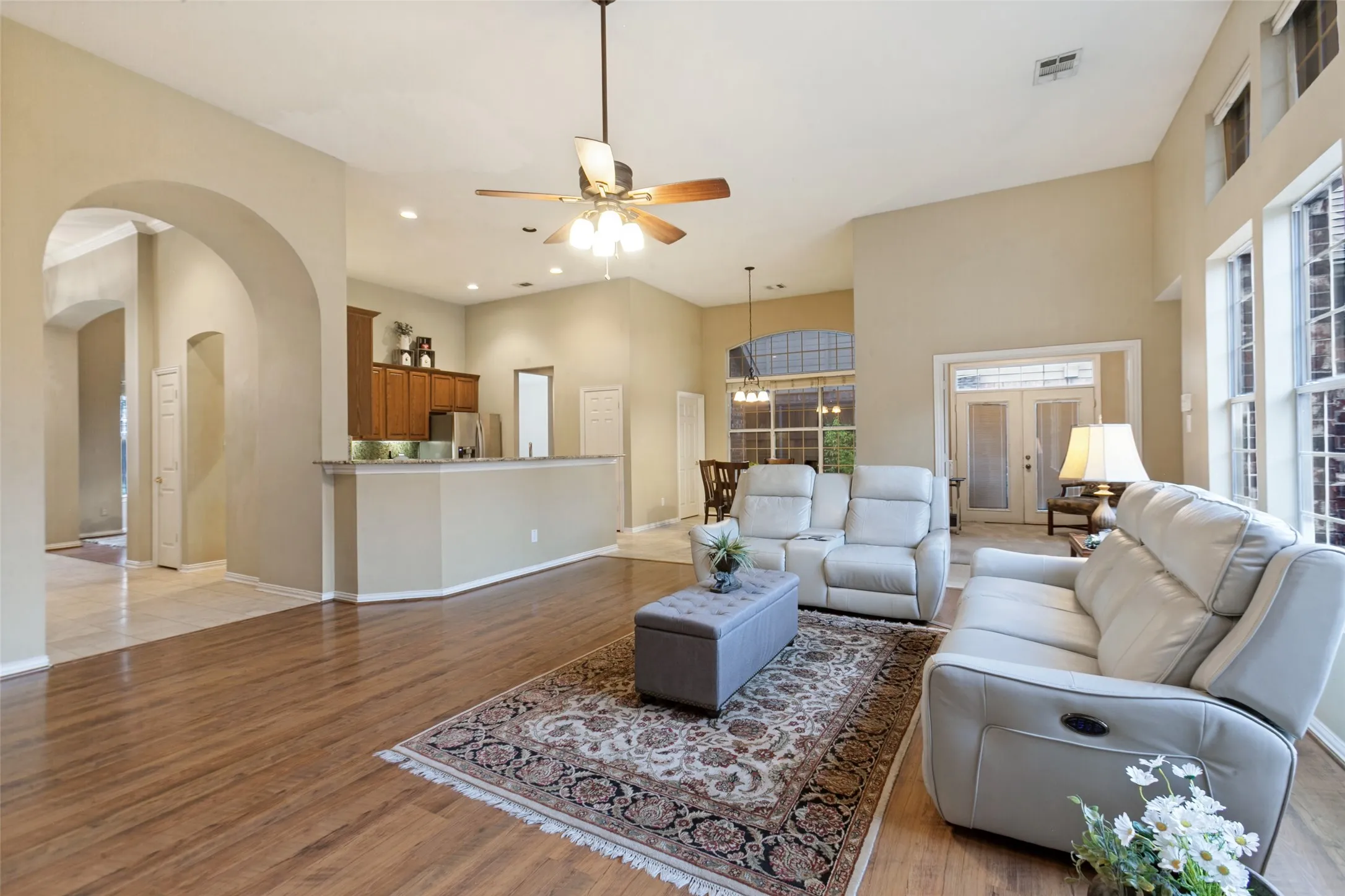 Plenty of space for the family to gather