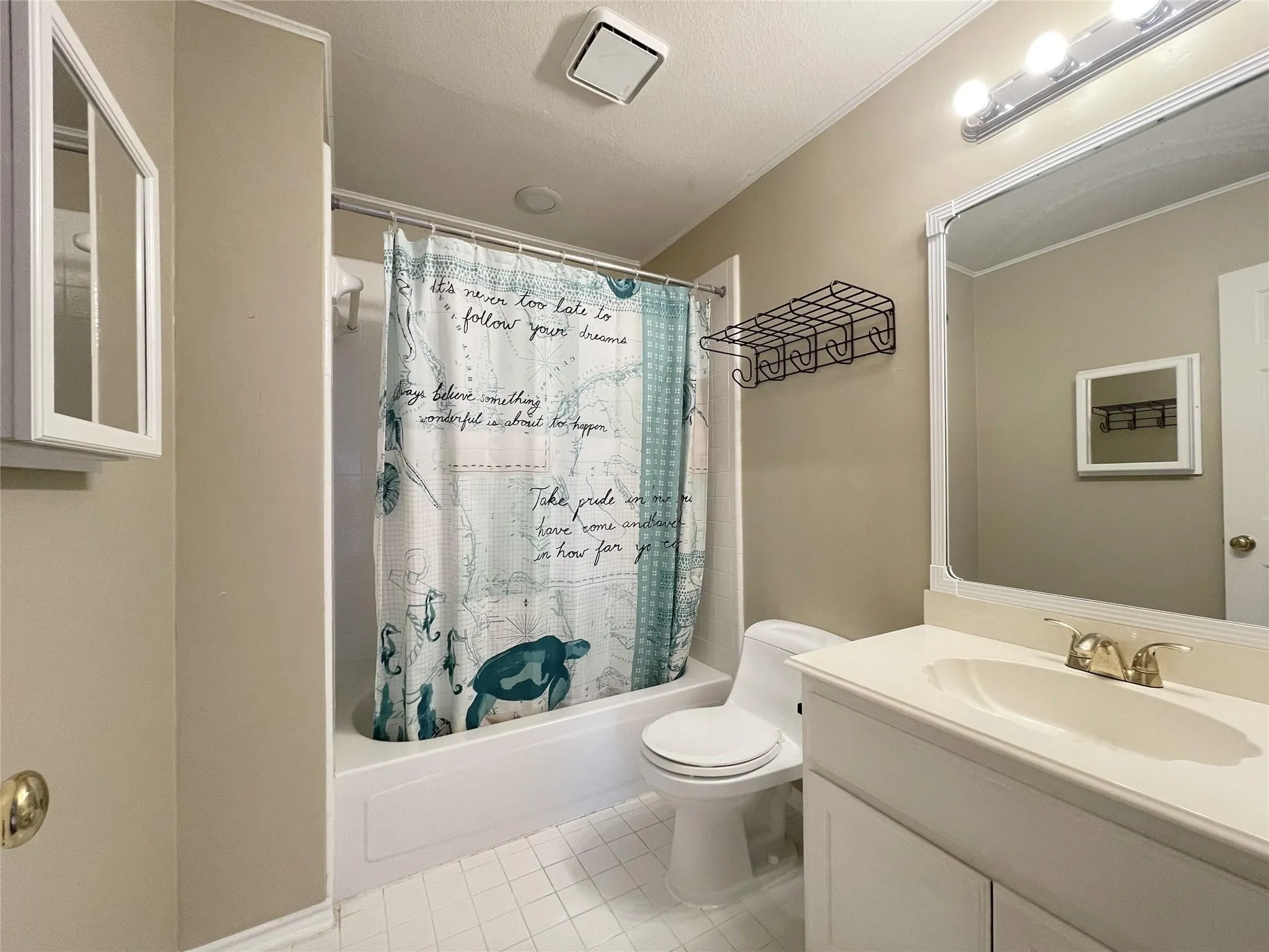 Single Family Residence For Rent in Collin County , 3816 Stockport Drive, Plano, Texas 75025, 4 Bedroom, 4 Bathroom, 2 Garage spaces, 3,158 Sqft, built in 1992, mls#21402747, Real Estate Agent in Plano, Homes For Rent in Collin county, Homes For Rent in Plano, Realtor in Plano Texas, Real Estate Brokerage Independent Realty Texas, Luminita Cordes Realtor