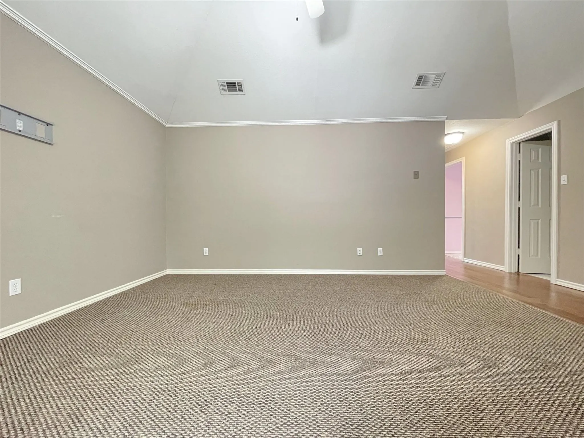 Single Family Residence For Rent in Collin County , 3816 Stockport Drive, Plano, Texas 75025, 4 Bedroom, 4 Bathroom, 2 Garage spaces, 3,158 Sqft, built in 1992, mls#21402747, Real Estate Agent in Plano, Homes For Rent in Collin county, Homes For Rent in Plano, Realtor in Plano Texas, Real Estate Brokerage Independent Realty Texas, Luminita Cordes Realtor