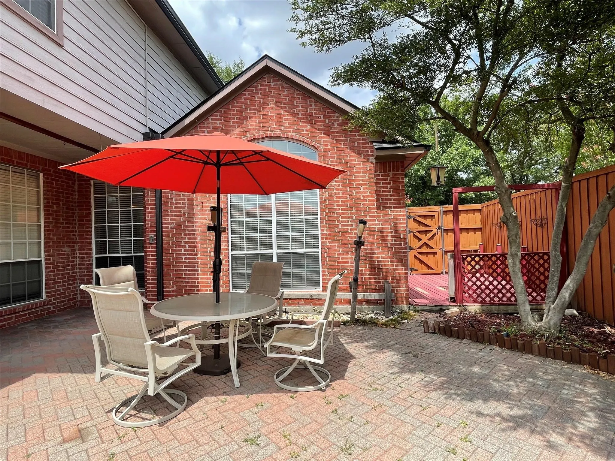 Single Family Residence For Rent in Collin County , 3816 Stockport Drive, Plano, Texas 75025, 4 Bedroom, 4 Bathroom, 2 Garage spaces, 3,158 Sqft, built in 1992, mls#21402747, Real Estate Agent in Plano, Homes For Rent in Collin county, Homes For Rent in Plano, Realtor in Plano Texas, Real Estate Brokerage Independent Realty Texas, Luminita Cordes Realtor