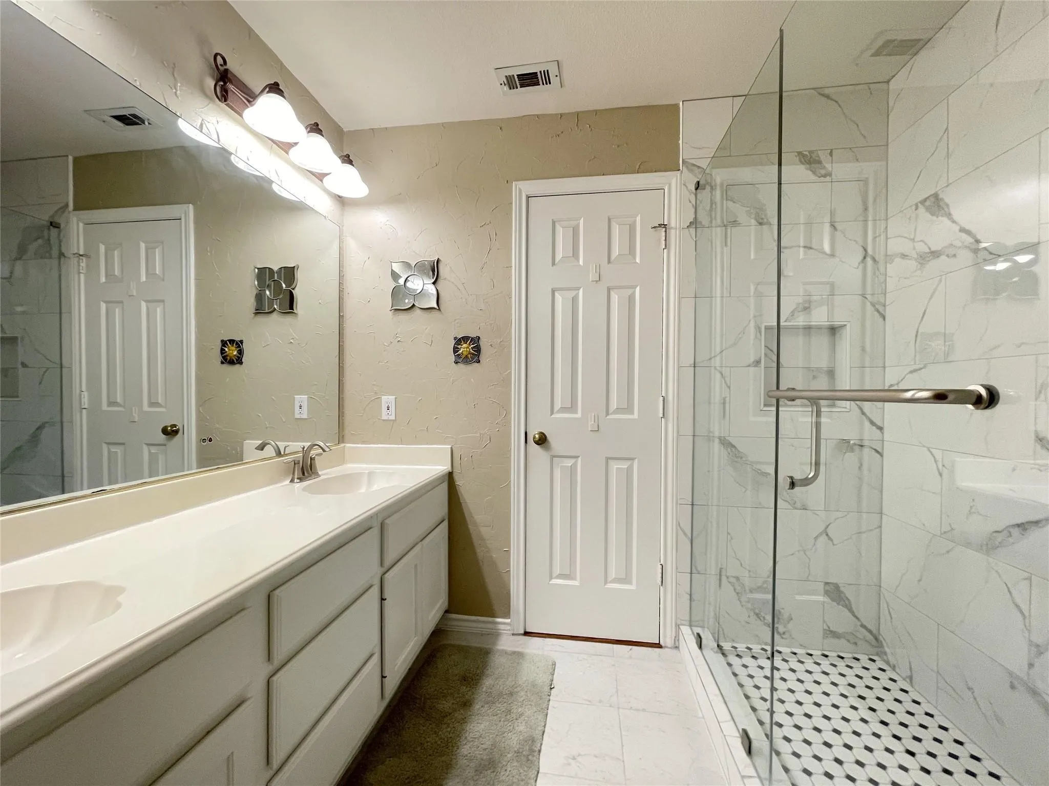 Single Family Residence For Rent in Collin County , 3816 Stockport Drive, Plano, Texas 75025, 4 Bedroom, 4 Bathroom, 2 Garage spaces, 3,158 Sqft, built in 1992, mls#21402747, Real Estate Agent in Plano, Homes For Rent in Collin county, Homes For Rent in Plano, Realtor in Plano Texas, Real Estate Brokerage Independent Realty Texas, Luminita Cordes Realtor
