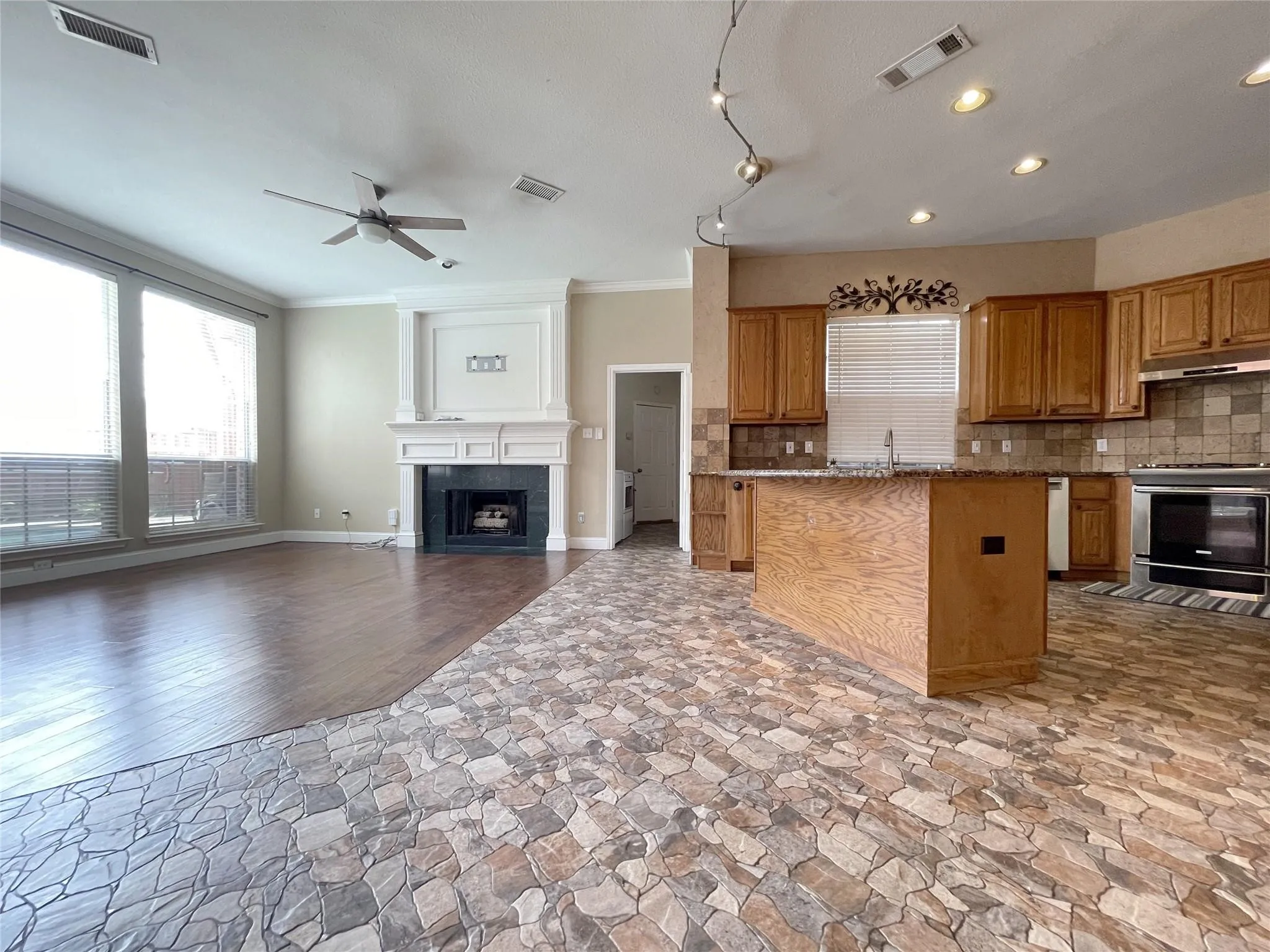 Single Family Residence For Rent in Collin County , 3816 Stockport Drive, Plano, Texas 75025, 4 Bedroom, 4 Bathroom, 2 Garage spaces, 3,158 Sqft, built in 1992, mls#21402747, Real Estate Agent in Plano, Homes For Rent in Collin county, Homes For Rent in Plano, Realtor in Plano Texas, Real Estate Brokerage Independent Realty Texas, Luminita Cordes Realtor