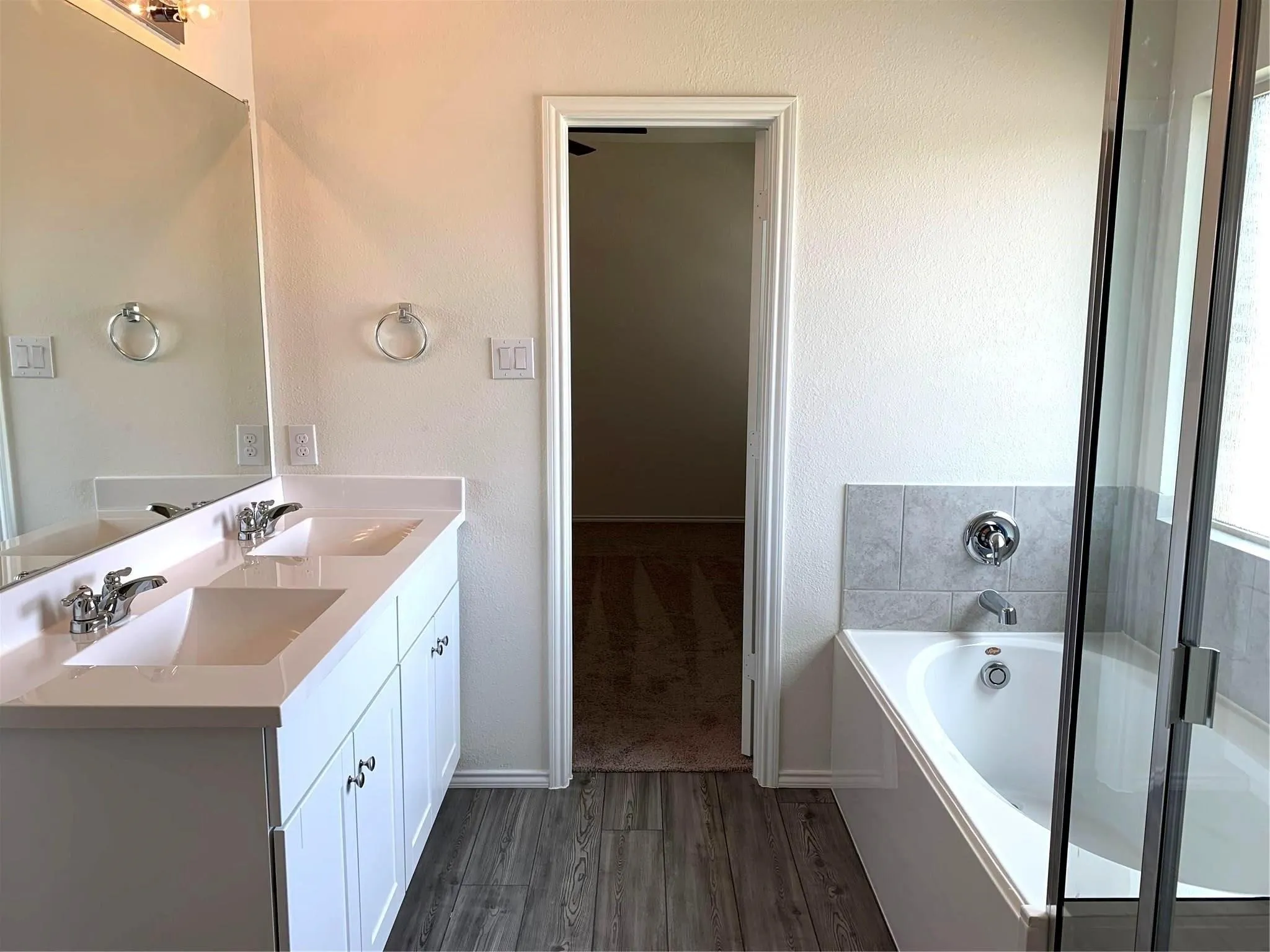Single Family Residence For Rent in Denton County , 2449 Evening Stone Drive, Little Elm, Texas 76227, 4 Bedroom, 2 Bathroom, 2 Garage spaces, 2,018 Sqft, built in 2020, mls#21402751, Real Estate Agent in Little Elm, Homes For Rent in Denton county, Homes For Rent in Little Elm, Realtor in Little Elm Texas, Real Estate Brokerage Independent Realty Texas, Luminita Cordes Realtor