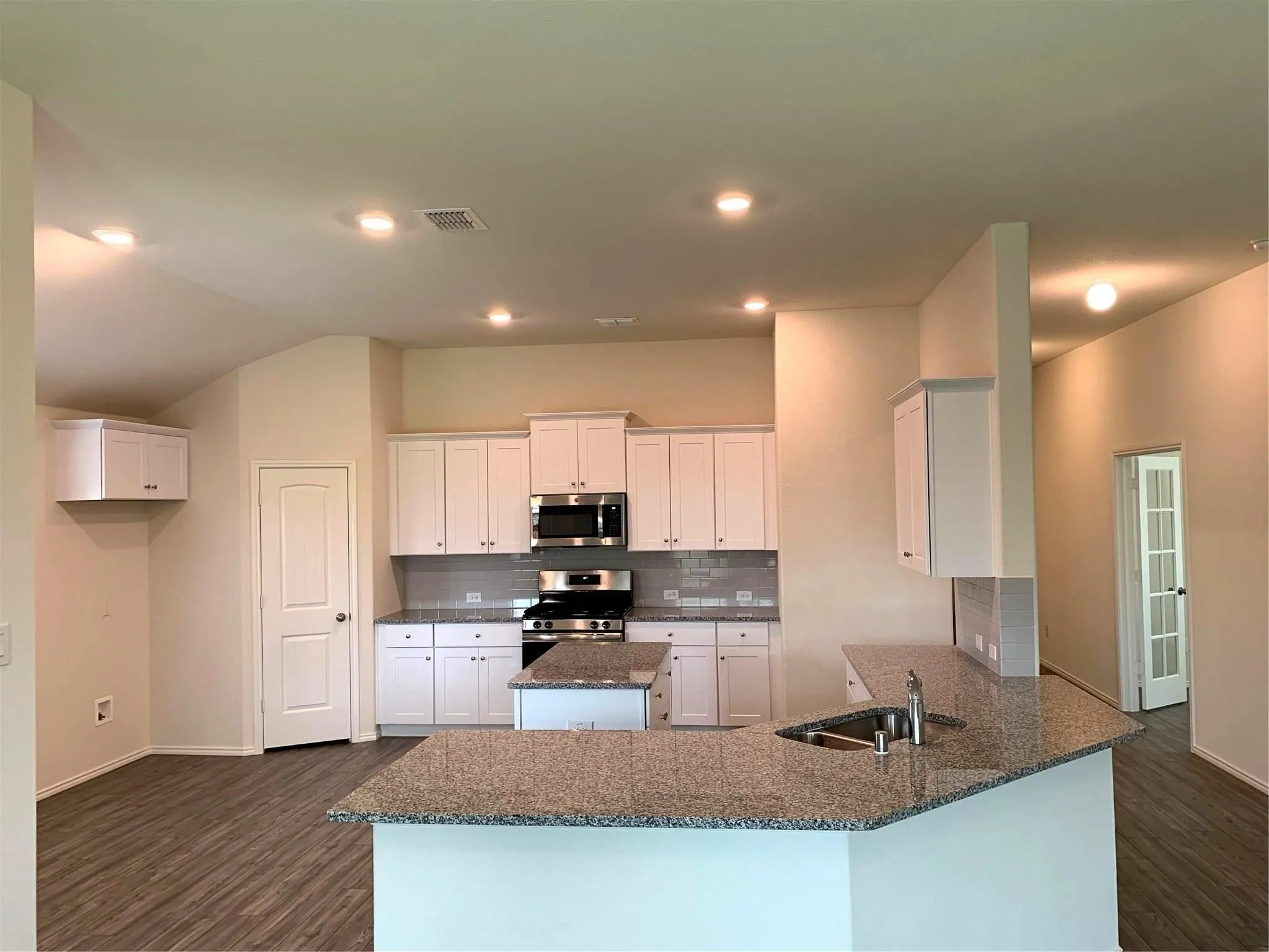 Single Family Residence For Rent in Denton County , 2449 Evening Stone Drive, Little Elm, Texas 76227, 4 Bedroom, 2 Bathroom, 2 Garage spaces, 2,018 Sqft, built in 2020, mls#21402751, Real Estate Agent in Little Elm, Homes For Rent in Denton county, Homes For Rent in Little Elm, Realtor in Little Elm Texas, Real Estate Brokerage Independent Realty Texas, Luminita Cordes Realtor