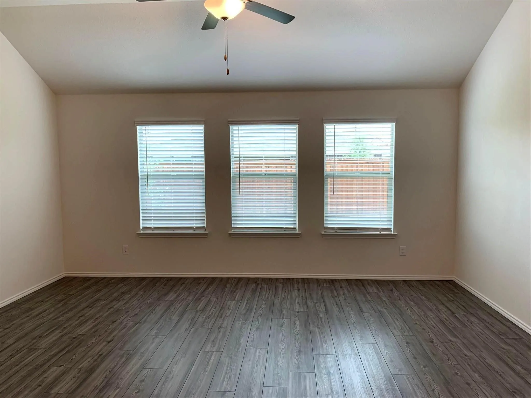 Single Family Residence For Rent in Denton County , 2449 Evening Stone Drive, Little Elm, Texas 76227, 4 Bedroom, 2 Bathroom, 2 Garage spaces, 2,018 Sqft, built in 2020, mls#21402751, Real Estate Agent in Little Elm, Homes For Rent in Denton county, Homes For Rent in Little Elm, Realtor in Little Elm Texas, Real Estate Brokerage Independent Realty Texas, Luminita Cordes Realtor