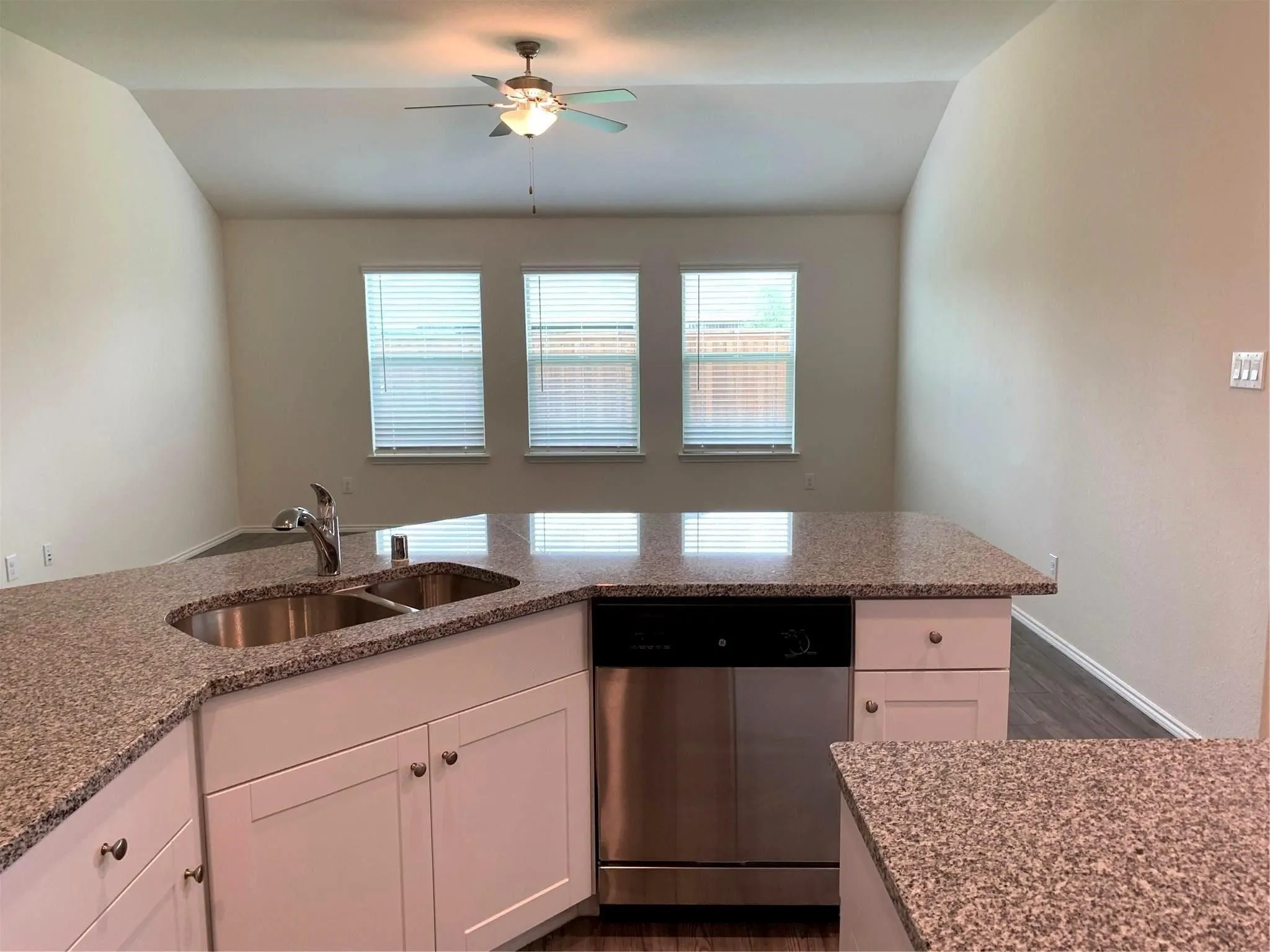 Single Family Residence For Rent in Denton County , 2449 Evening Stone Drive, Little Elm, Texas 76227, 4 Bedroom, 2 Bathroom, 2 Garage spaces, 2,018 Sqft, built in 2020, mls#21402751, Real Estate Agent in Little Elm, Homes For Rent in Denton county, Homes For Rent in Little Elm, Realtor in Little Elm Texas, Real Estate Brokerage Independent Realty Texas, Luminita Cordes Realtor