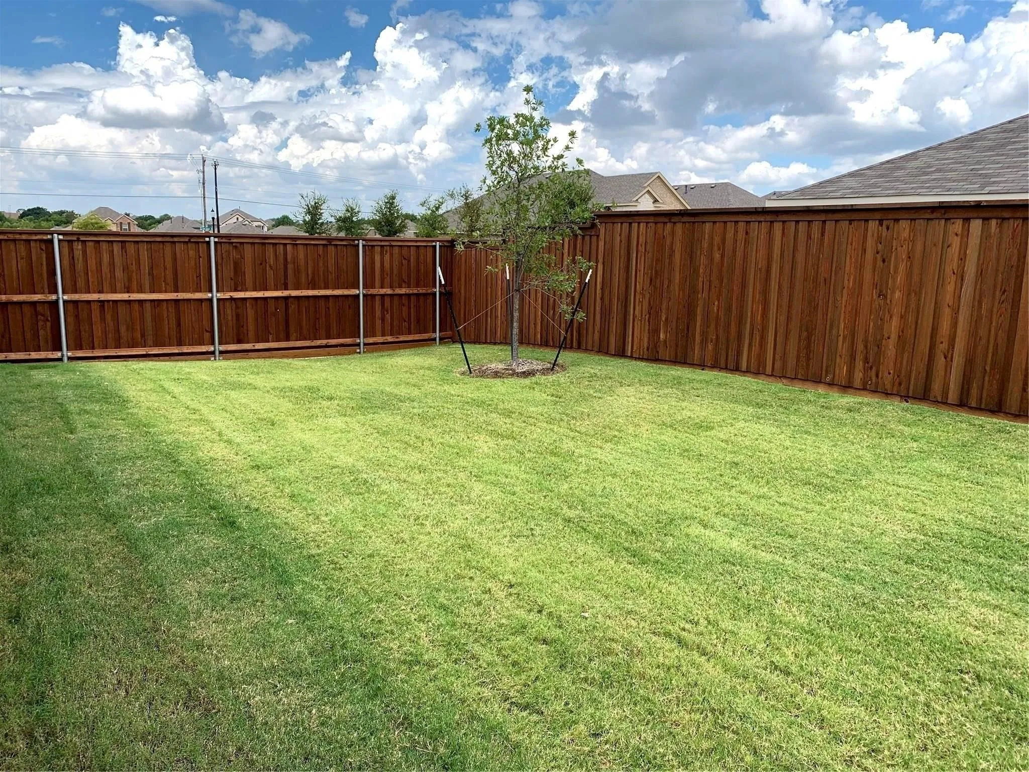 Single Family Residence For Rent in Denton County , 2449 Evening Stone Drive, Little Elm, Texas 76227, 4 Bedroom, 2 Bathroom, 2 Garage spaces, 2,018 Sqft, built in 2020, mls#21402751, Real Estate Agent in Little Elm, Homes For Rent in Denton county, Homes For Rent in Little Elm, Realtor in Little Elm Texas, Real Estate Brokerage Independent Realty Texas, Luminita Cordes Realtor