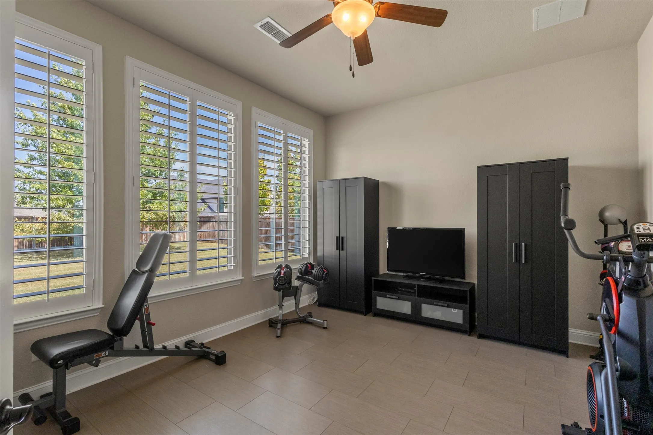 Single Family Residence For Sale in Collin County , 1611 Chisholm Trail, Prosper, Texas 75078, 4 Bedroom, 5 Bathroom, 3 Garage spaces, 4,640 Sqft, built in 2015, mls#21399917, Real Estate Agent in Prosper, Homes For Sale in Collin county, Homes For Sale in Prosper, Realtor in Prosper Texas, Real Estate Brokerage Independent Realty Texas, Luminita Cordes Realtor