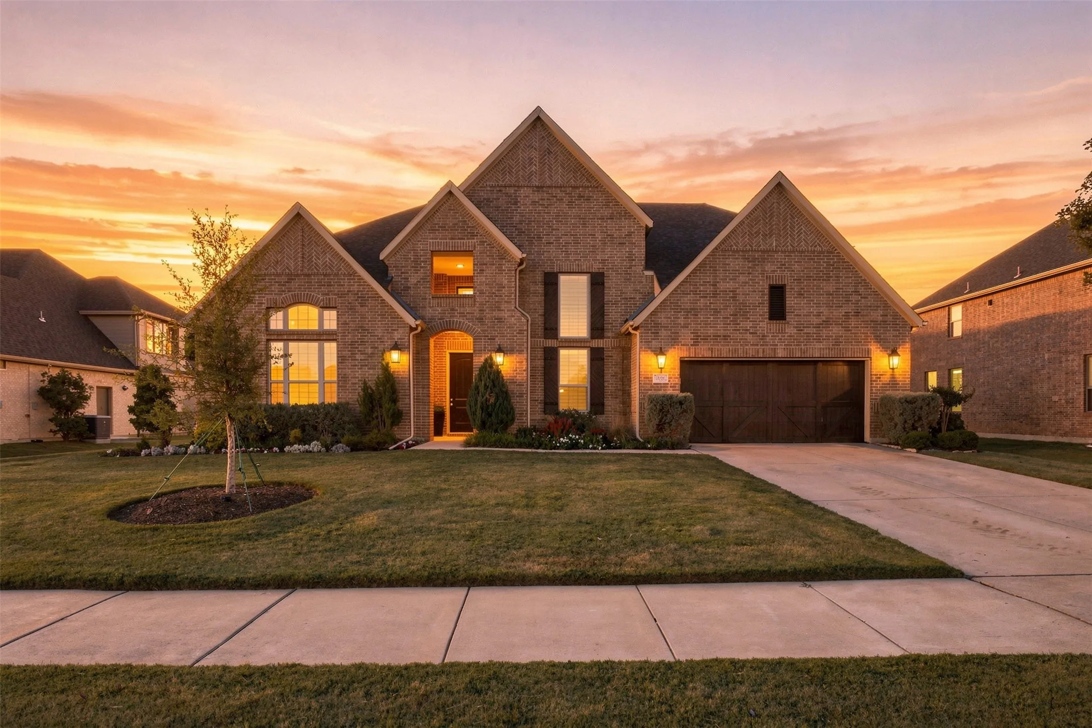 Single Family Residence For Sale in Collin County , 1611 Chisholm Trail, Prosper, Texas 75078, 4 Bedroom, 5 Bathroom, 3 Garage spaces, 4,640 Sqft, built in 2015, mls#21399917, Real Estate Agent in Prosper, Homes For Sale in Collin county, Homes For Sale in Prosper, Realtor in Prosper Texas, Real Estate Brokerage Independent Realty Texas, Luminita Cordes Realtor