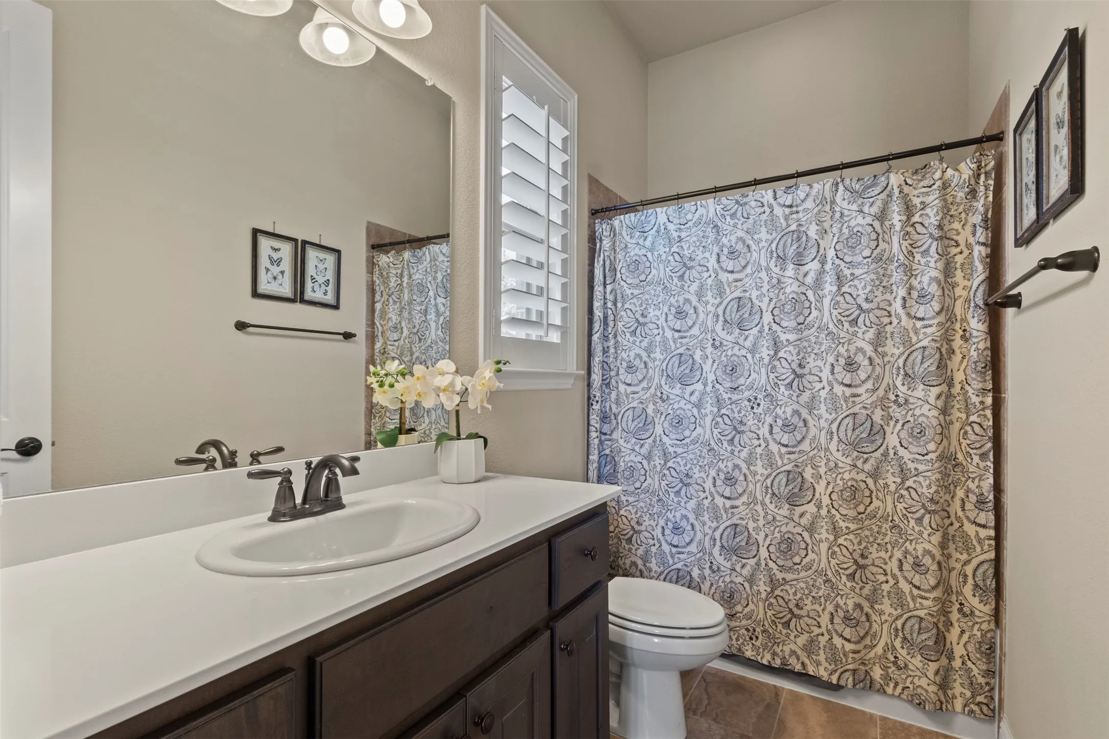 Single Family Residence For Sale in Collin County , 1611 Chisholm Trail, Prosper, Texas 75078, 4 Bedroom, 5 Bathroom, 3 Garage spaces, 4,640 Sqft, built in 2015, mls#21399917, Real Estate Agent in Prosper, Homes For Sale in Collin county, Homes For Sale in Prosper, Realtor in Prosper Texas, Real Estate Brokerage Independent Realty Texas, Luminita Cordes Realtor
