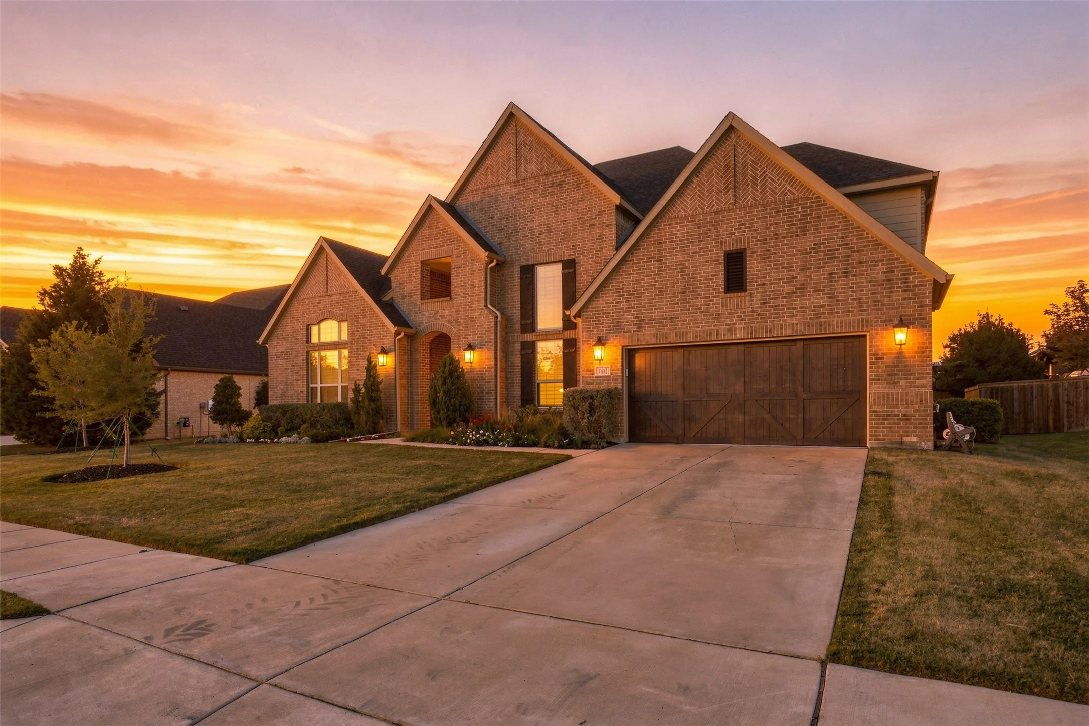 Single Family Residence For Sale in Collin County , 1611 Chisholm Trail, Prosper, Texas 75078, 4 Bedroom, 5 Bathroom, 3 Garage spaces, 4,640 Sqft, built in 2015, mls#21399917, Real Estate Agent in Prosper, Homes For Sale in Collin county, Homes For Sale in Prosper, Realtor in Prosper Texas, Real Estate Brokerage Independent Realty Texas, Luminita Cordes Realtor