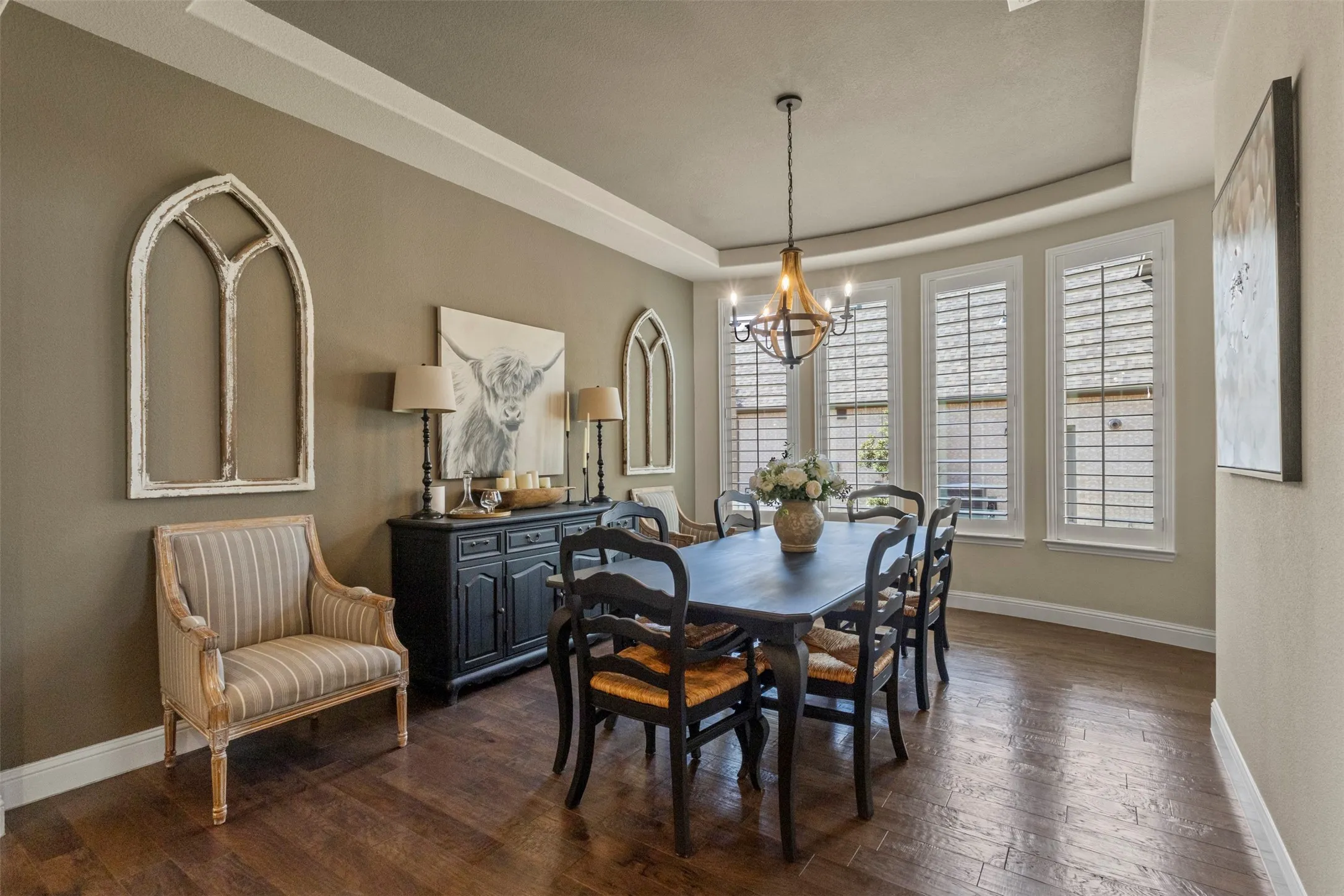 Single Family Residence For Sale in Collin County , 1611 Chisholm Trail, Prosper, Texas 75078, 4 Bedroom, 5 Bathroom, 3 Garage spaces, 4,640 Sqft, built in 2015, mls#21399917, Real Estate Agent in Prosper, Homes For Sale in Collin county, Homes For Sale in Prosper, Realtor in Prosper Texas, Real Estate Brokerage Independent Realty Texas, Luminita Cordes Realtor