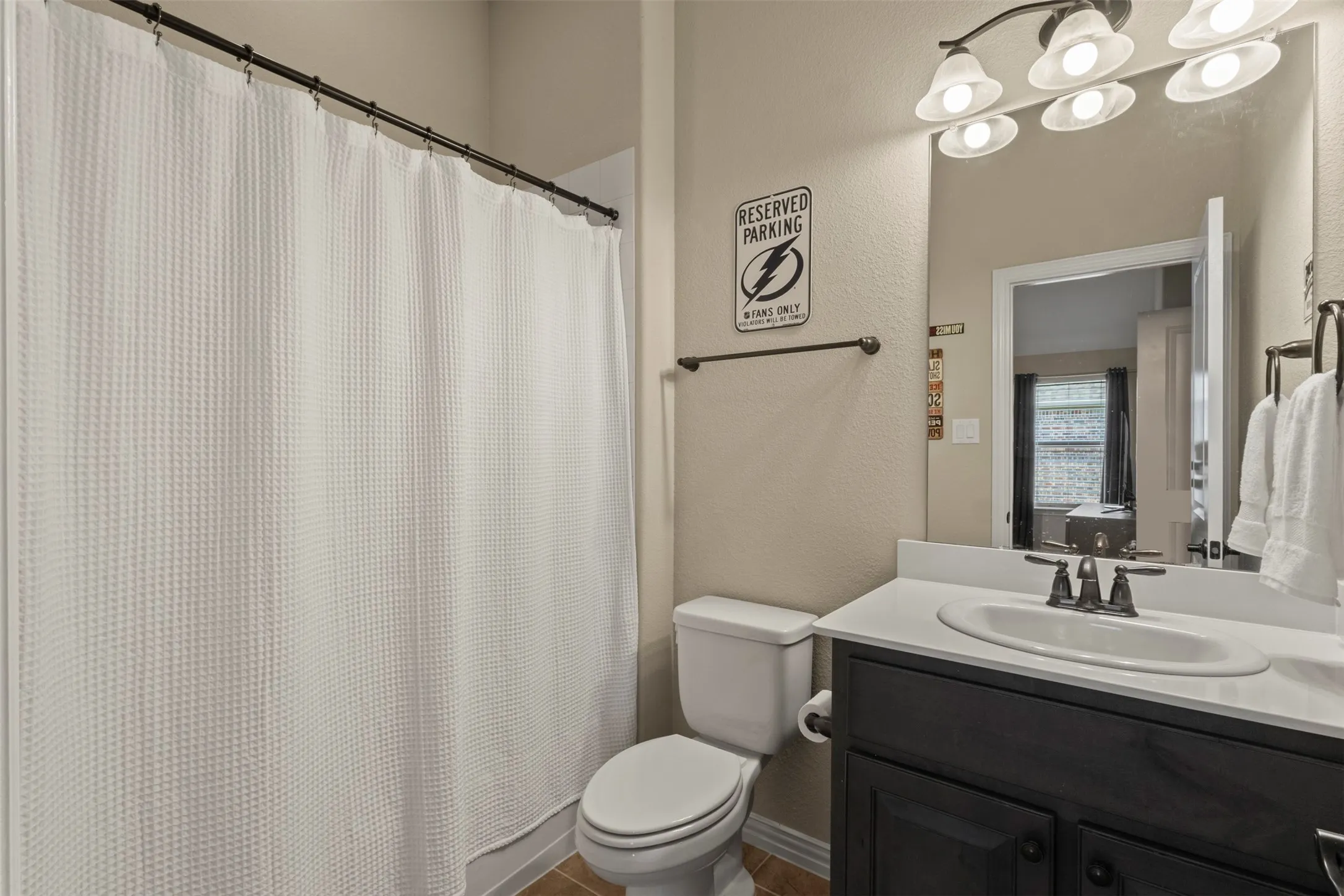 Single Family Residence For Sale in Collin County , 1611 Chisholm Trail, Prosper, Texas 75078, 4 Bedroom, 5 Bathroom, 3 Garage spaces, 4,640 Sqft, built in 2015, mls#21399917, Real Estate Agent in Prosper, Homes For Sale in Collin county, Homes For Sale in Prosper, Realtor in Prosper Texas, Real Estate Brokerage Independent Realty Texas, Luminita Cordes Realtor