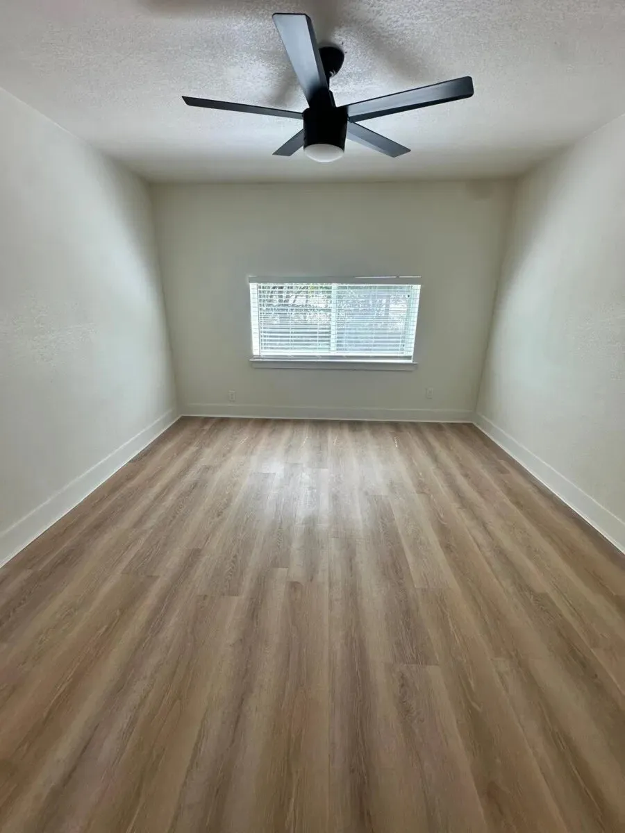 Single Family Residence For Rent in Kaufman County , 3075 E Highway 175, Kaufman, Texas 75142, 4 Bedroom, 2 Bathroom, Garage spaces, 1,445 Sqft, built in 1985, mls#21402752, Real Estate Agent in Kaufman, Homes For Rent in Kaufman county, Homes For Rent in Kaufman, Realtor in Kaufman Texas, Real Estate Brokerage Independent Realty Texas, Luminita Cordes Realtor