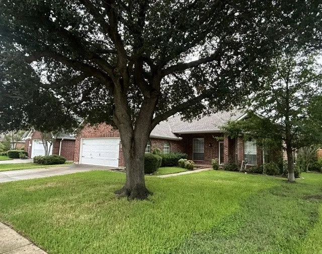 Single Family Residence For Rent in Denton County , 2508 Kariba Lane, Denton, Texas 76210, 4 Bedroom, 2 Bathroom, 2 Garage spaces, 2,428 Sqft, built in 1999, mls#21402742, Real Estate Agent in Denton, Homes For Rent in Denton county, Homes For Rent in Denton, Realtor in Denton Texas, Real Estate Brokerage Independent Realty Texas, Luminita Cordes Realtor