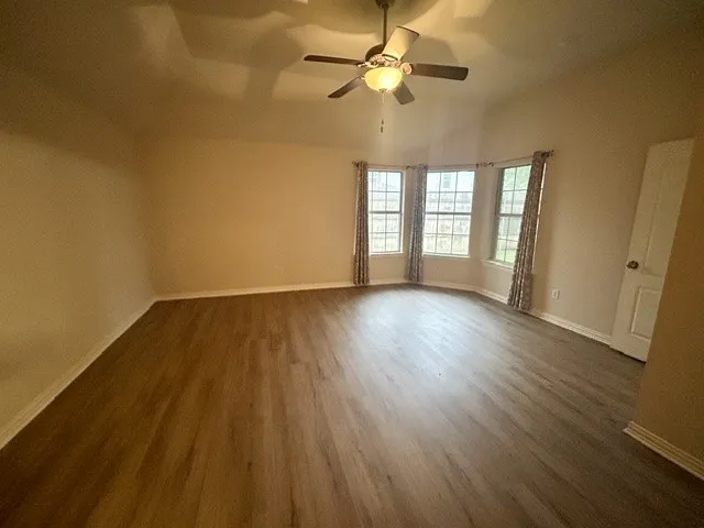 Single Family Residence For Rent in Denton County , 2508 Kariba Lane, Denton, Texas 76210, 4 Bedroom, 2 Bathroom, 2 Garage spaces, 2,428 Sqft, built in 1999, mls#21402742, Real Estate Agent in Denton, Homes For Rent in Denton county, Homes For Rent in Denton, Realtor in Denton Texas, Real Estate Brokerage Independent Realty Texas, Luminita Cordes Realtor