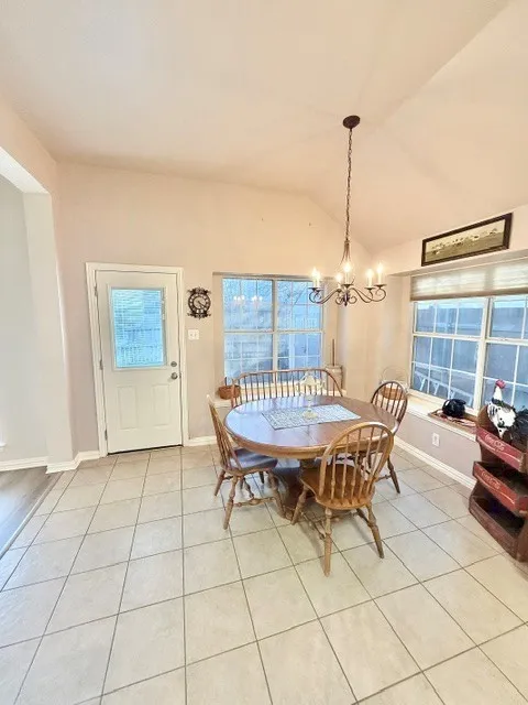 Single Family Residence For Rent in Denton County , 2508 Kariba Lane, Denton, Texas 76210, 4 Bedroom, 2 Bathroom, 2 Garage spaces, 2,428 Sqft, built in 1999, mls#21402742, Real Estate Agent in Denton, Homes For Rent in Denton county, Homes For Rent in Denton, Realtor in Denton Texas, Real Estate Brokerage Independent Realty Texas, Luminita Cordes Realtor