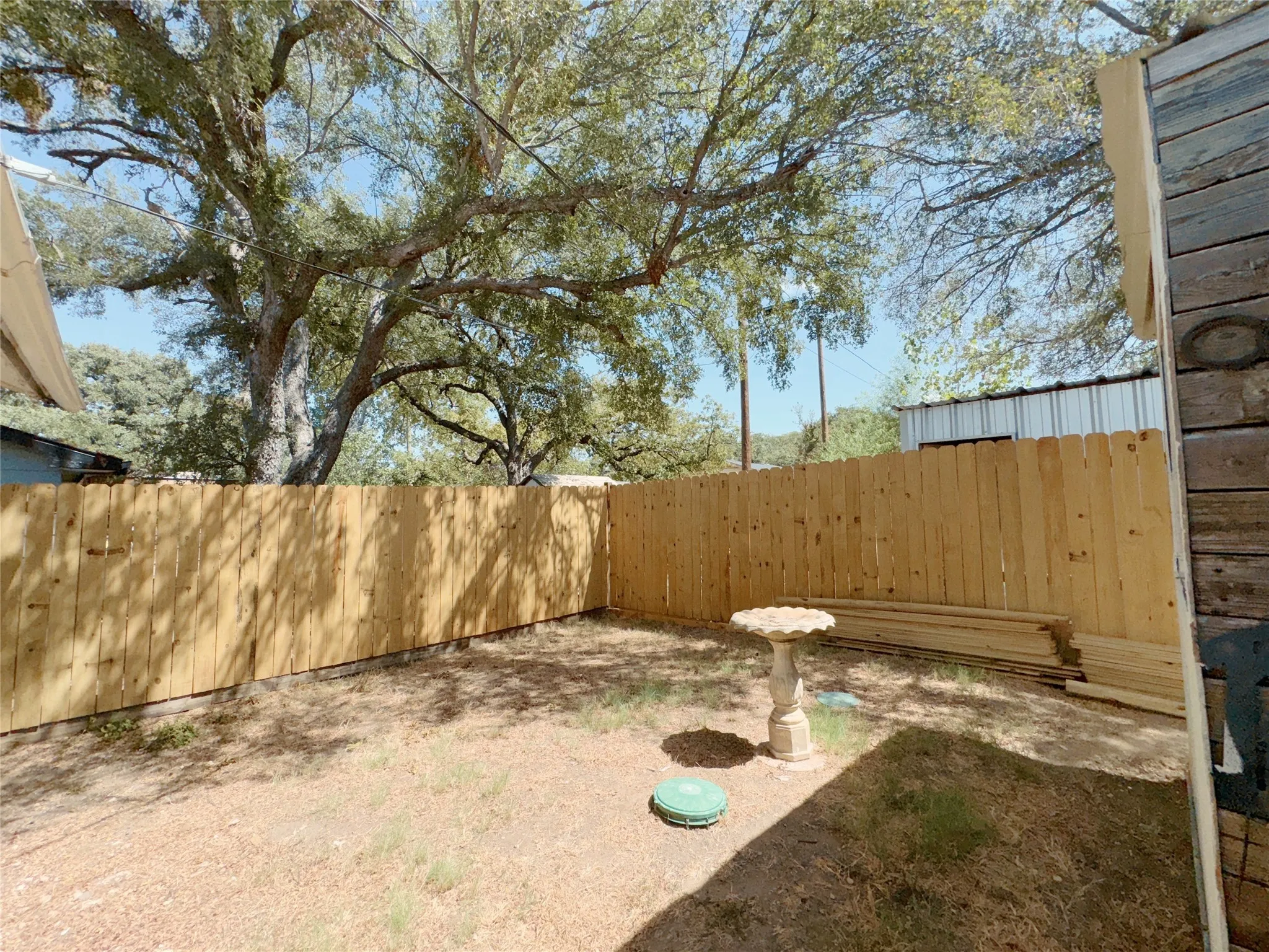 Single Family Residence For Rent in Hood County , 415 Mustang Trail, Granbury, Texas 76049, 4 Bedroom, 2 Bathroom, Garage spaces, 1,152 Sqft, built in 1984, mls#21400501, Real Estate Agent in Granbury, Homes For Rent in Hood county, Homes For Rent in Granbury, Realtor in Granbury Texas, Real Estate Brokerage Independent Realty Texas, Luminita Cordes Realtor