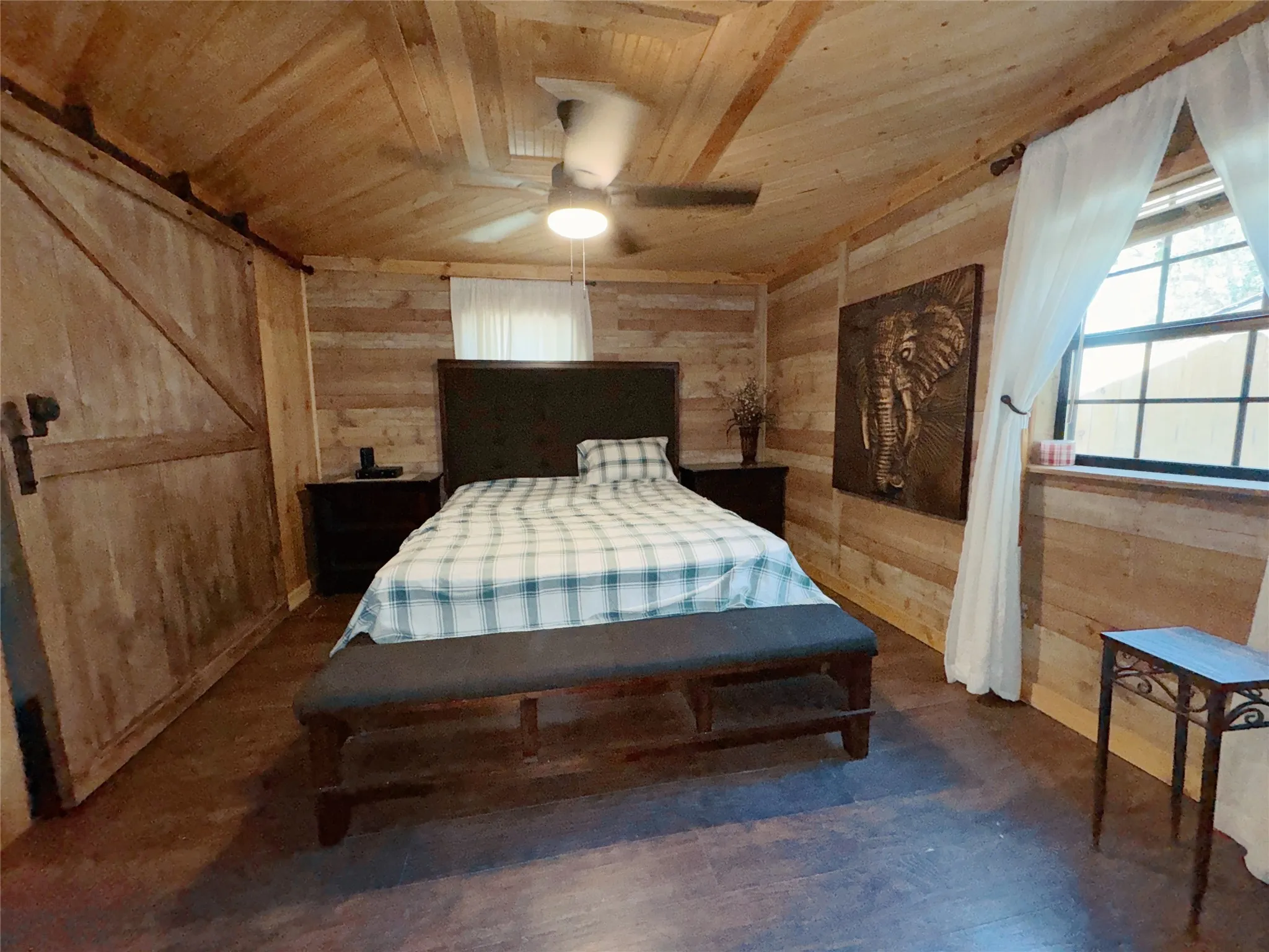 Single Family Residence For Rent in Hood County , 415 Mustang Trail, Granbury, Texas 76049, 4 Bedroom, 2 Bathroom, Garage spaces, 1,152 Sqft, built in 1984, mls#21400501, Real Estate Agent in Granbury, Homes For Rent in Hood county, Homes For Rent in Granbury, Realtor in Granbury Texas, Real Estate Brokerage Independent Realty Texas, Luminita Cordes Realtor