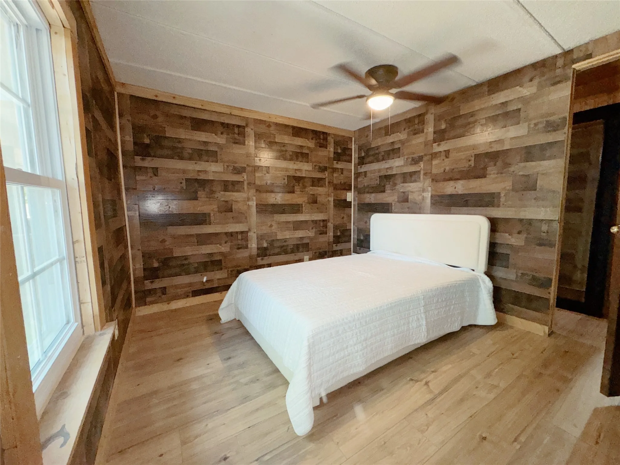 Single Family Residence For Rent in Hood County , 415 Mustang Trail, Granbury, Texas 76049, 4 Bedroom, 2 Bathroom, Garage spaces, 1,152 Sqft, built in 1984, mls#21400501, Real Estate Agent in Granbury, Homes For Rent in Hood county, Homes For Rent in Granbury, Realtor in Granbury Texas, Real Estate Brokerage Independent Realty Texas, Luminita Cordes Realtor
