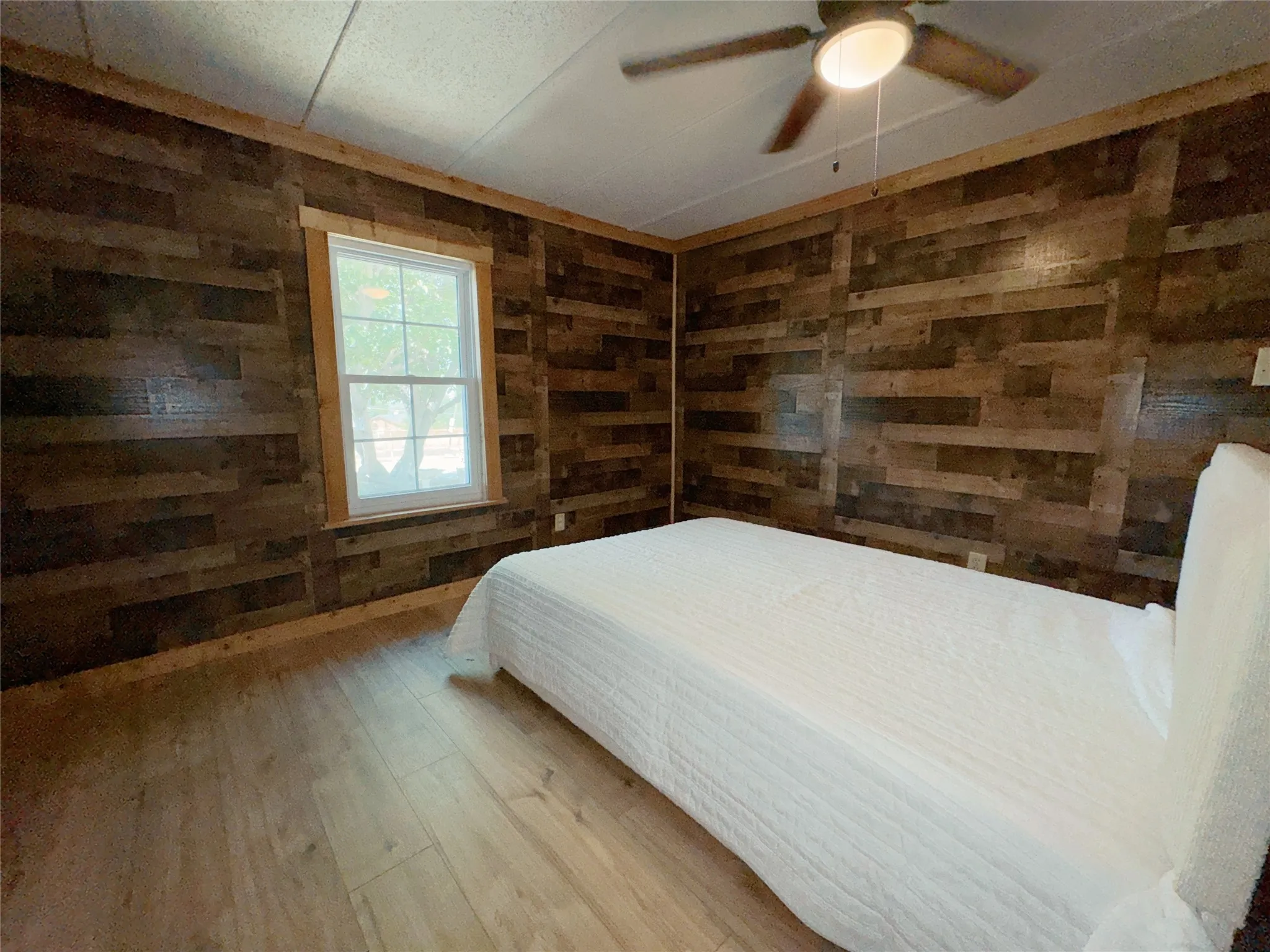 Single Family Residence For Rent in Hood County , 415 Mustang Trail, Granbury, Texas 76049, 4 Bedroom, 2 Bathroom, Garage spaces, 1,152 Sqft, built in 1984, mls#21400501, Real Estate Agent in Granbury, Homes For Rent in Hood county, Homes For Rent in Granbury, Realtor in Granbury Texas, Real Estate Brokerage Independent Realty Texas, Luminita Cordes Realtor