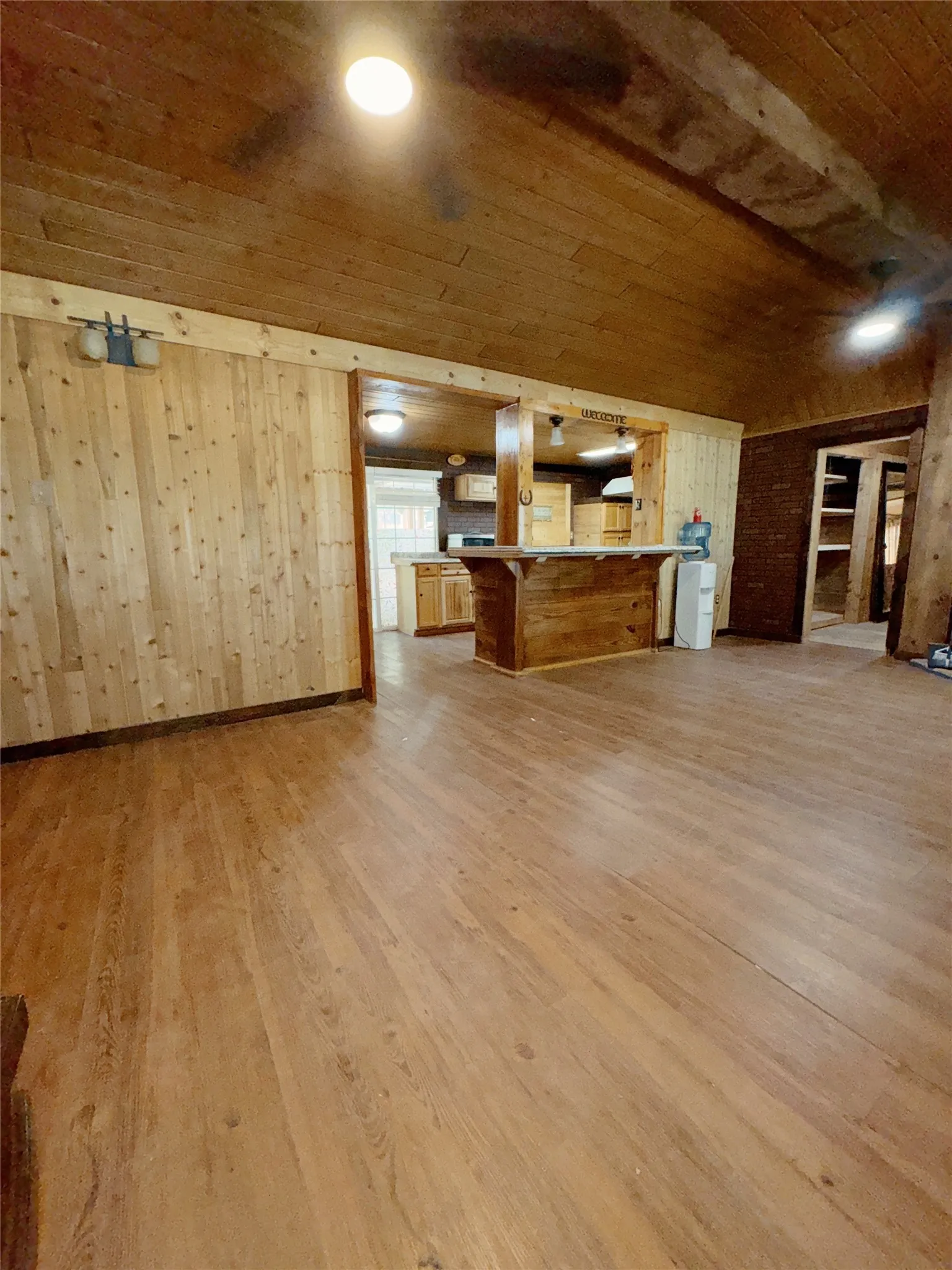 Single Family Residence For Rent in Hood County , 415 Mustang Trail, Granbury, Texas 76049, 4 Bedroom, 2 Bathroom, Garage spaces, 1,152 Sqft, built in 1984, mls#21400501, Real Estate Agent in Granbury, Homes For Rent in Hood county, Homes For Rent in Granbury, Realtor in Granbury Texas, Real Estate Brokerage Independent Realty Texas, Luminita Cordes Realtor