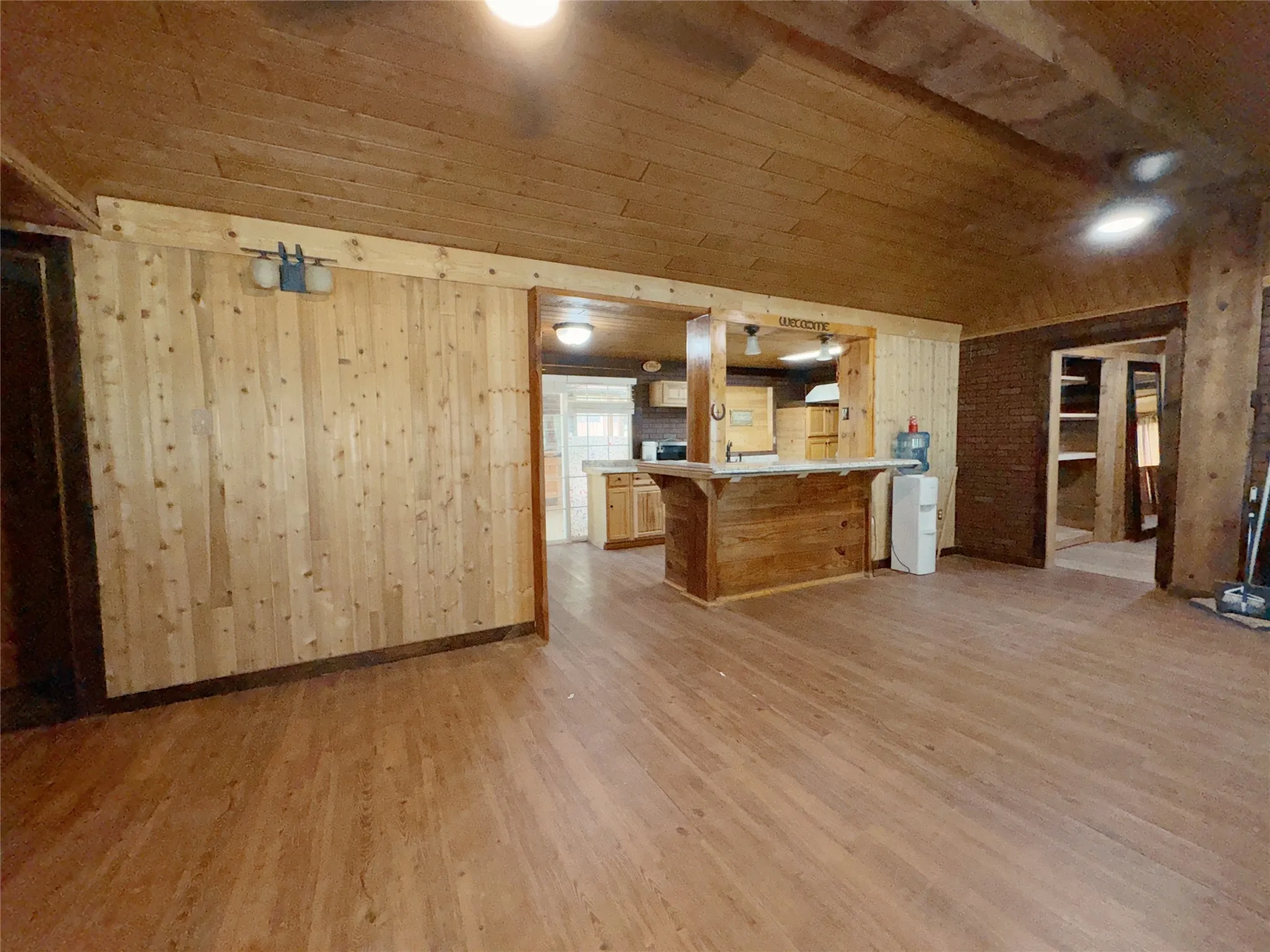 Single Family Residence For Rent in Hood County , 415 Mustang Trail, Granbury, Texas 76049, 4 Bedroom, 2 Bathroom, Garage spaces, 1,152 Sqft, built in 1984, mls#21400501, Real Estate Agent in Granbury, Homes For Rent in Hood county, Homes For Rent in Granbury, Realtor in Granbury Texas, Real Estate Brokerage Independent Realty Texas, Luminita Cordes Realtor