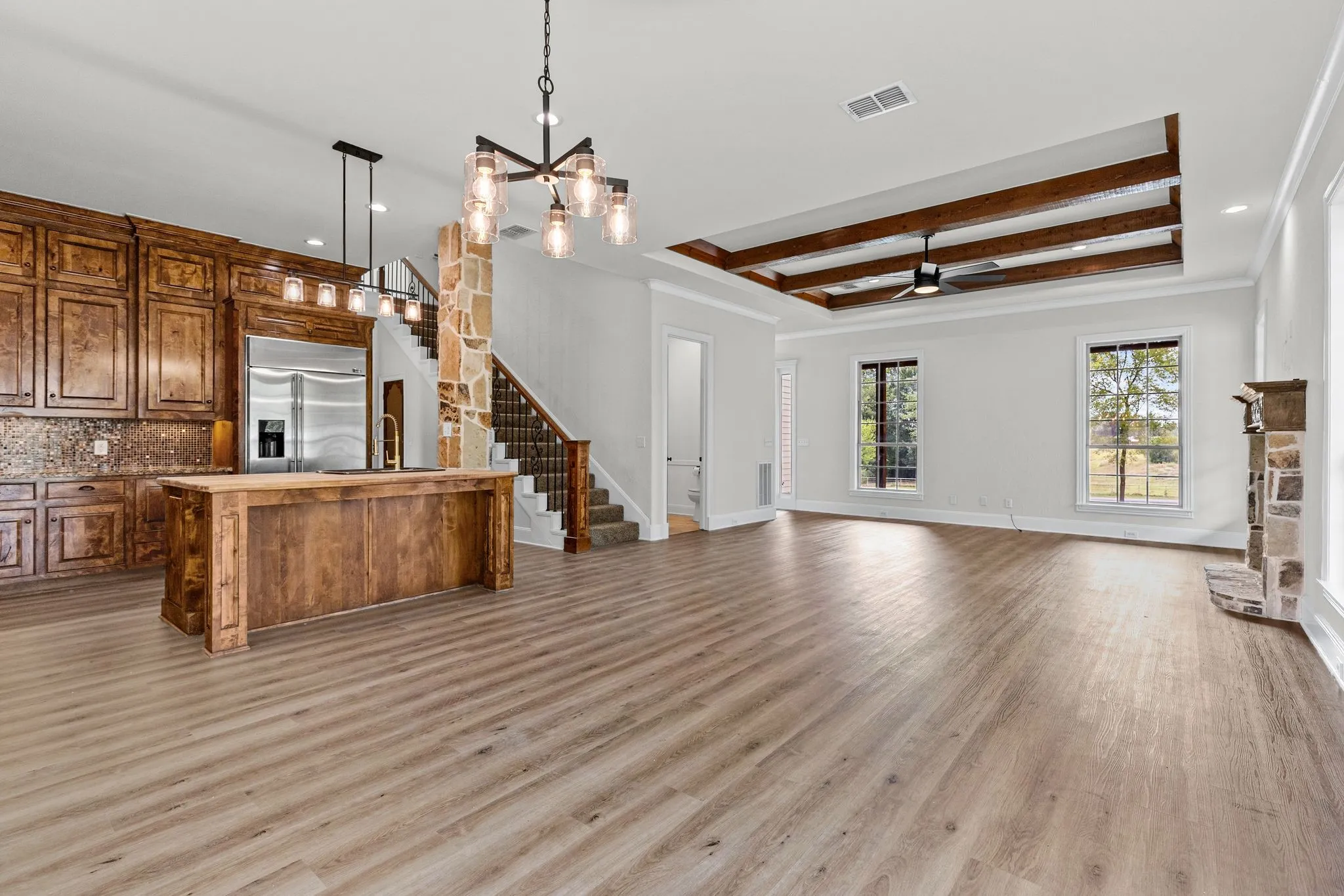 Single Family Residence For Sale in Hopkins County , 133 County Road 1444, Sulphur Springs, Texas 75482, 6 Bedroom, 4 Bathroom, Garage spaces, 3,321 Sqft, built in 2009, mls#21402708, Real Estate Agent in Sulphur Springs, Homes For Sale in Hopkins county, Homes For Sale in Sulphur Springs, Realtor in Sulphur Springs Texas, Real Estate Brokerage Independent Realty Texas, Luminita Cordes Realtor