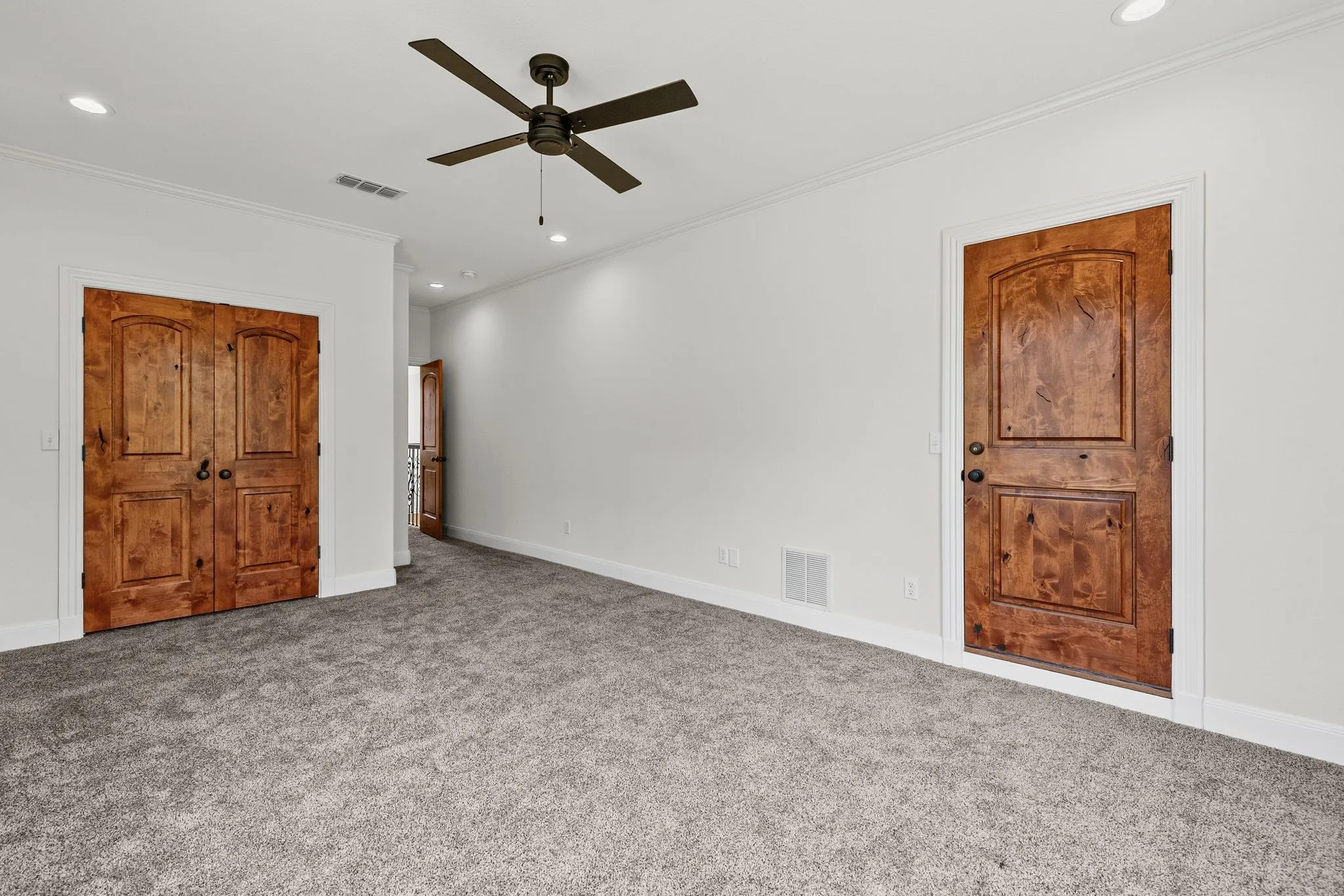 Upstairs office or bedroom