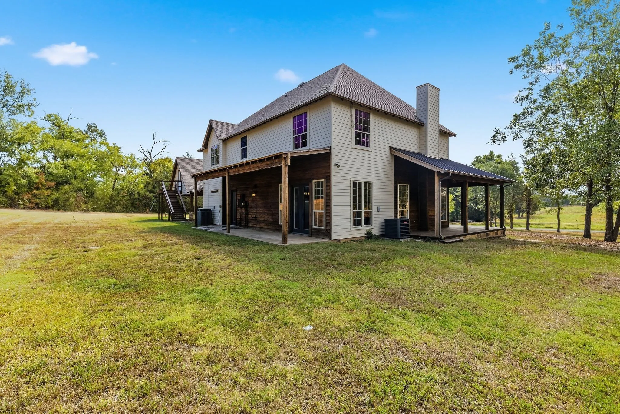 Single Family Residence For Sale in Hopkins County , 133 County Road 1444, Sulphur Springs, Texas 75482, 6 Bedroom, 4 Bathroom, Garage spaces, 3,321 Sqft, built in 2009, mls#21402708, Real Estate Agent in Sulphur Springs, Homes For Sale in Hopkins county, Homes For Sale in Sulphur Springs, Realtor in Sulphur Springs Texas, Real Estate Brokerage Independent Realty Texas, Luminita Cordes Realtor