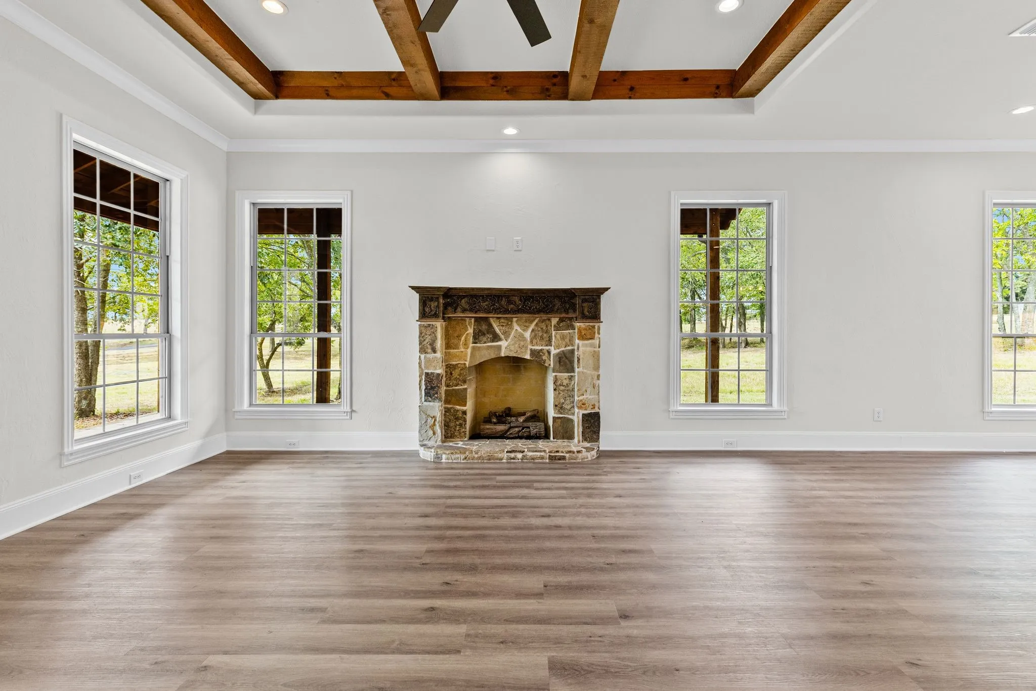 Single Family Residence For Sale in Hopkins County , 133 County Road 1444, Sulphur Springs, Texas 75482, 6 Bedroom, 4 Bathroom, Garage spaces, 3,321 Sqft, built in 2009, mls#21402708, Real Estate Agent in Sulphur Springs, Homes For Sale in Hopkins county, Homes For Sale in Sulphur Springs, Realtor in Sulphur Springs Texas, Real Estate Brokerage Independent Realty Texas, Luminita Cordes Realtor
