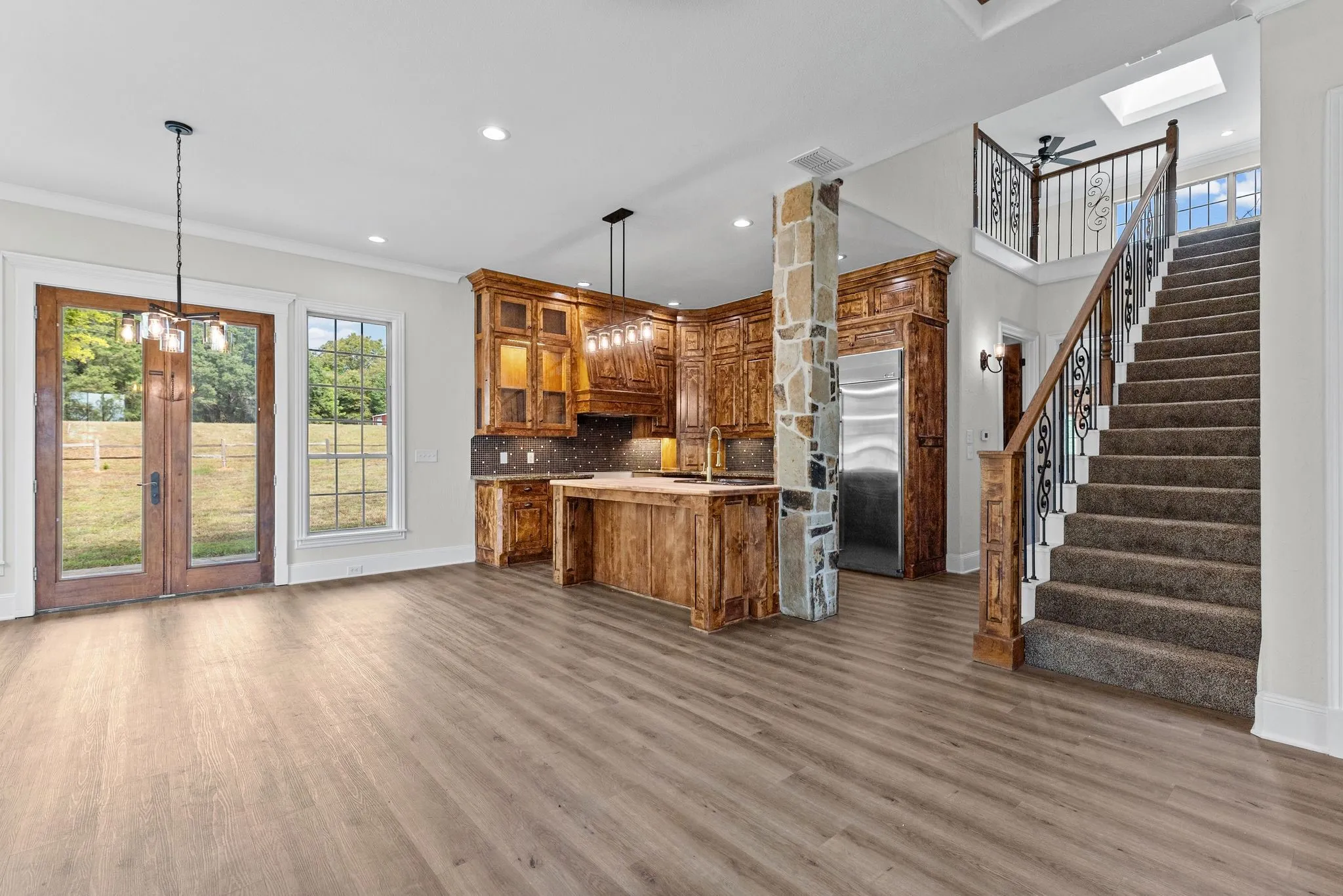 Single Family Residence For Sale in Hopkins County , 133 County Road 1444, Sulphur Springs, Texas 75482, 6 Bedroom, 4 Bathroom, Garage spaces, 3,321 Sqft, built in 2009, mls#21402708, Real Estate Agent in Sulphur Springs, Homes For Sale in Hopkins county, Homes For Sale in Sulphur Springs, Realtor in Sulphur Springs Texas, Real Estate Brokerage Independent Realty Texas, Luminita Cordes Realtor