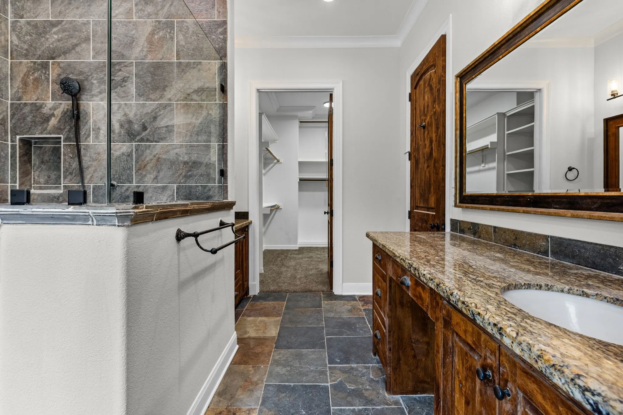 Single Family Residence For Sale in Hopkins County , 133 County Road 1444, Sulphur Springs, Texas 75482, 6 Bedroom, 4 Bathroom, Garage spaces, 3,321 Sqft, built in 2009, mls#21402708, Real Estate Agent in Sulphur Springs, Homes For Sale in Hopkins county, Homes For Sale in Sulphur Springs, Realtor in Sulphur Springs Texas, Real Estate Brokerage Independent Realty Texas, Luminita Cordes Realtor