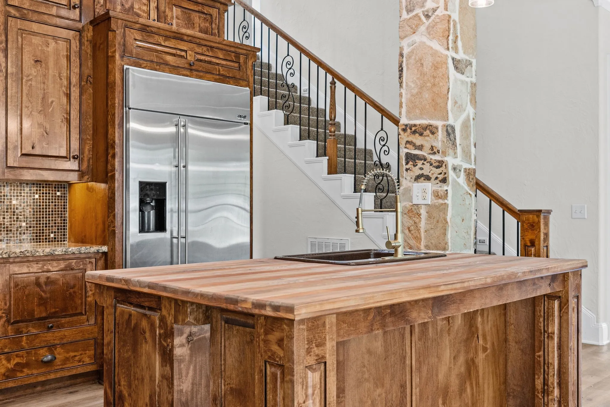 Single Family Residence For Sale in Hopkins County , 133 County Road 1444, Sulphur Springs, Texas 75482, 6 Bedroom, 4 Bathroom, Garage spaces, 3,321 Sqft, built in 2009, mls#21402708, Real Estate Agent in Sulphur Springs, Homes For Sale in Hopkins county, Homes For Sale in Sulphur Springs, Realtor in Sulphur Springs Texas, Real Estate Brokerage Independent Realty Texas, Luminita Cordes Realtor