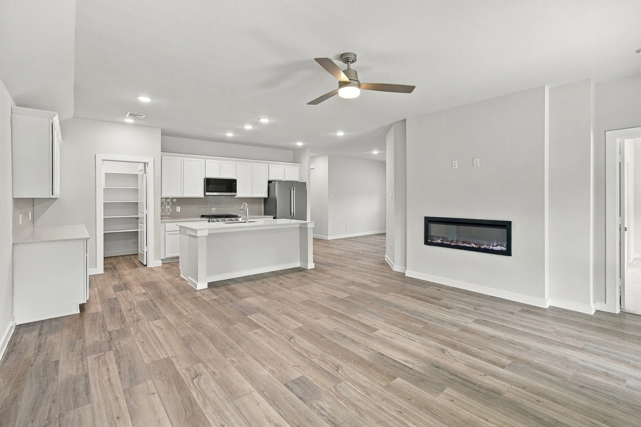 Single Family Residence For Rent in Rockwall County , 356 Sun Harvest Drive, Royse City, Texas 75189, 4 Bedroom, 2 Bathroom, 2 Garage spaces, 1,902 Sqft, built in 2026, mls#21400560, Real Estate Agent in Royse City, Homes For Rent in Rockwall county, Homes For Rent in Royse City, Realtor in Royse City Texas, Real Estate Brokerage Independent Realty Texas, Luminita Cordes Realtor