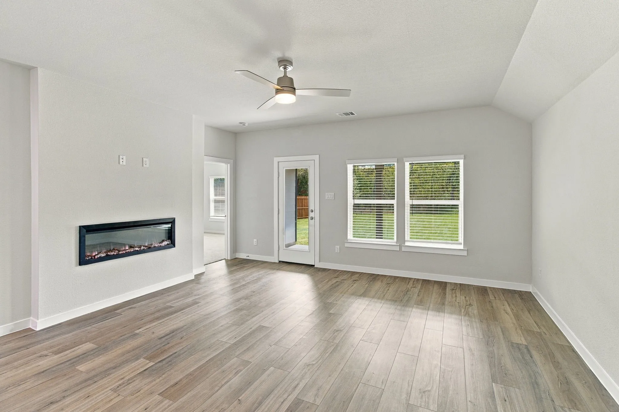 Single Family Residence For Rent in Rockwall County , 356 Sun Harvest Drive, Royse City, Texas 75189, 4 Bedroom, 2 Bathroom, 2 Garage spaces, 1,902 Sqft, built in 2026, mls#21400560, Real Estate Agent in Royse City, Homes For Rent in Rockwall county, Homes For Rent in Royse City, Realtor in Royse City Texas, Real Estate Brokerage Independent Realty Texas, Luminita Cordes Realtor