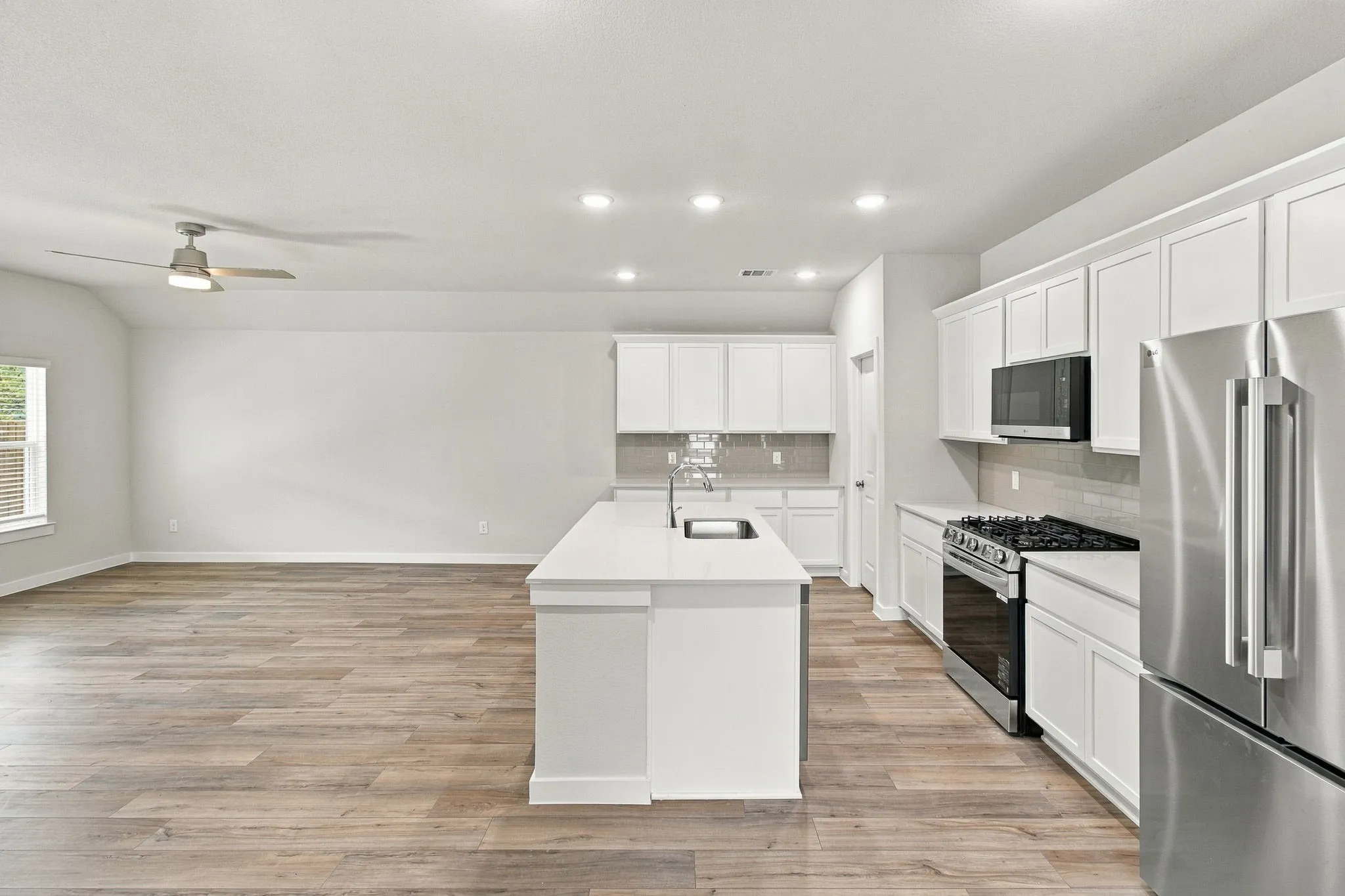 Single Family Residence For Rent in Rockwall County , 356 Sun Harvest Drive, Royse City, Texas 75189, 4 Bedroom, 2 Bathroom, 2 Garage spaces, 1,902 Sqft, built in 2026, mls#21400560, Real Estate Agent in Royse City, Homes For Rent in Rockwall county, Homes For Rent in Royse City, Realtor in Royse City Texas, Real Estate Brokerage Independent Realty Texas, Luminita Cordes Realtor