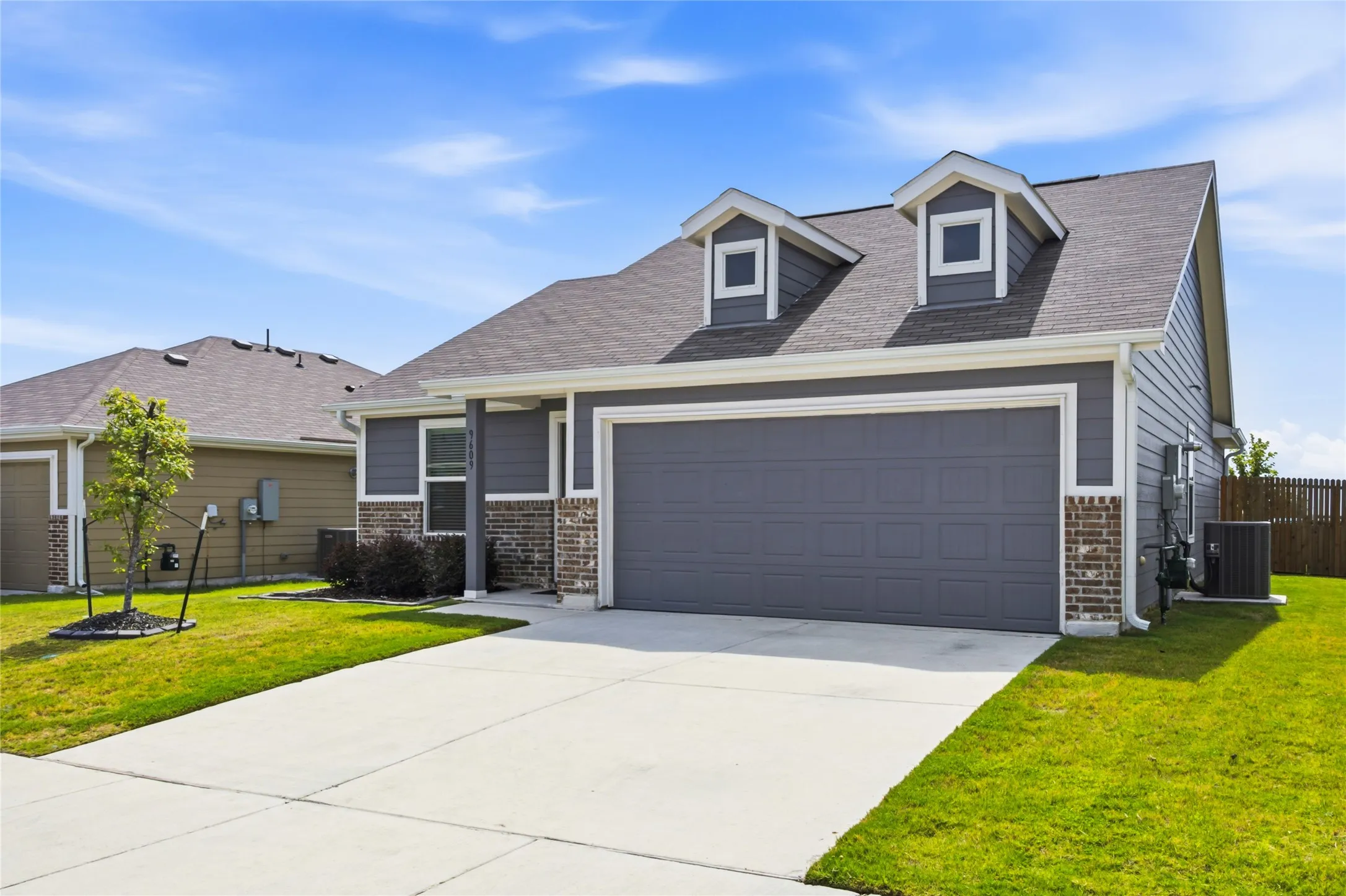 Single Family Residence For Rent in Tarrant County , 9609 Lightfoot Road, Fort Worth, Texas 76179, 3 Bedroom, 2 Bathroom, 2 Garage spaces, 1,255 Sqft, built in 2024, mls#21402758, Real Estate Agent in Fort Worth, Homes For Rent in Tarrant county, Homes For Rent in Fort Worth, Realtor in Fort Worth Texas, Real Estate Brokerage Independent Realty Texas, Luminita Cordes Realtor