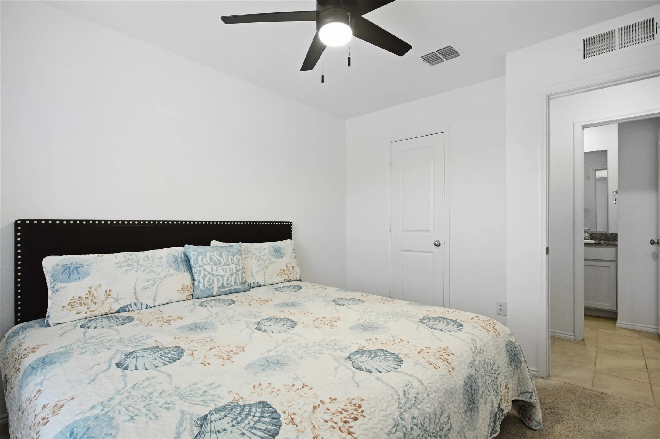 Single Family Residence For Rent in Tarrant County , 9609 Lightfoot Road, Fort Worth, Texas 76179, 3 Bedroom, 2 Bathroom, 2 Garage spaces, 1,255 Sqft, built in 2024, mls#21402758, Real Estate Agent in Fort Worth, Homes For Rent in Tarrant county, Homes For Rent in Fort Worth, Realtor in Fort Worth Texas, Real Estate Brokerage Independent Realty Texas, Luminita Cordes Realtor