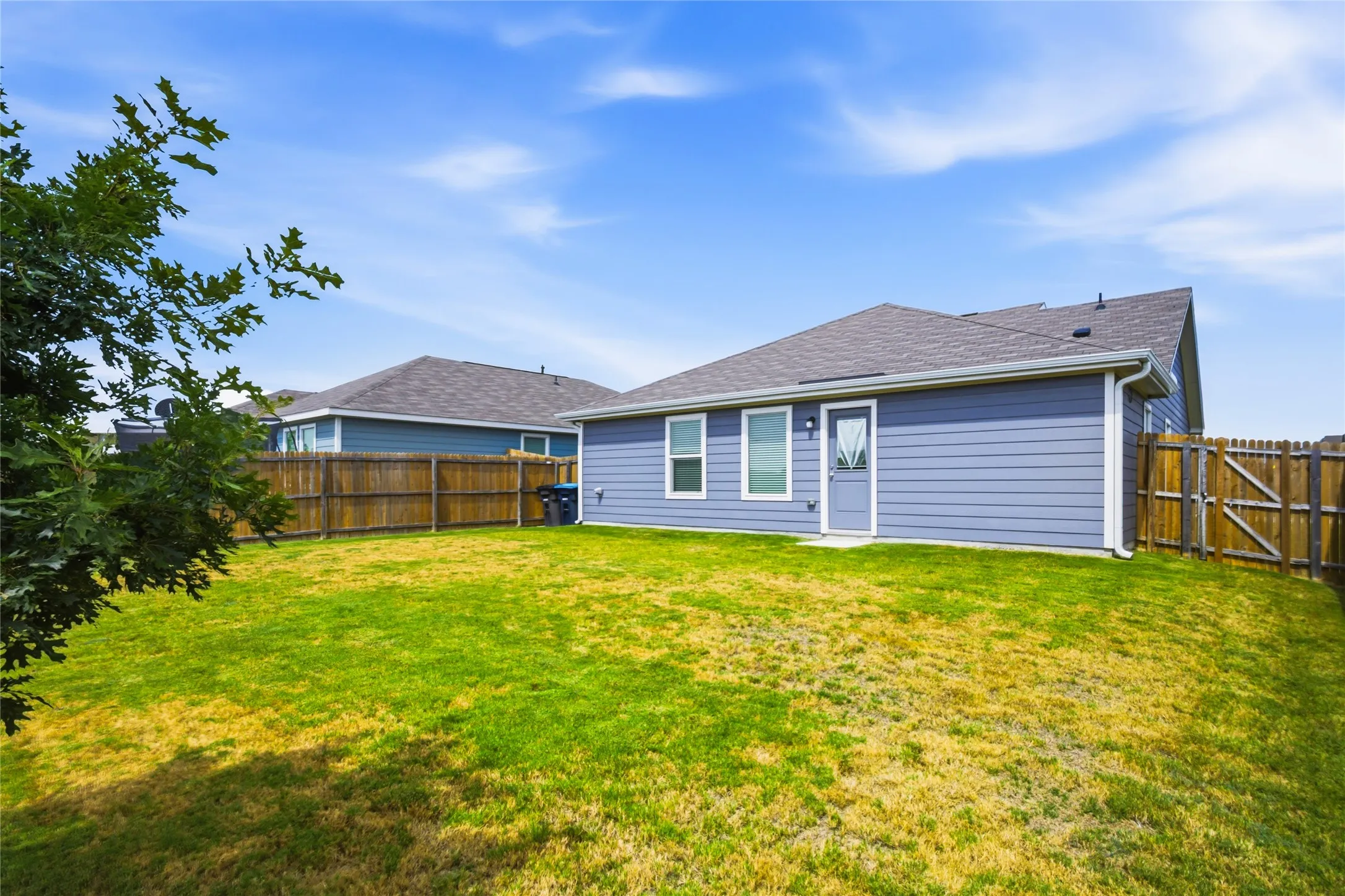 Single Family Residence For Rent in Tarrant County , 9609 Lightfoot Road, Fort Worth, Texas 76179, 3 Bedroom, 2 Bathroom, 2 Garage spaces, 1,255 Sqft, built in 2024, mls#21402758, Real Estate Agent in Fort Worth, Homes For Rent in Tarrant county, Homes For Rent in Fort Worth, Realtor in Fort Worth Texas, Real Estate Brokerage Independent Realty Texas, Luminita Cordes Realtor