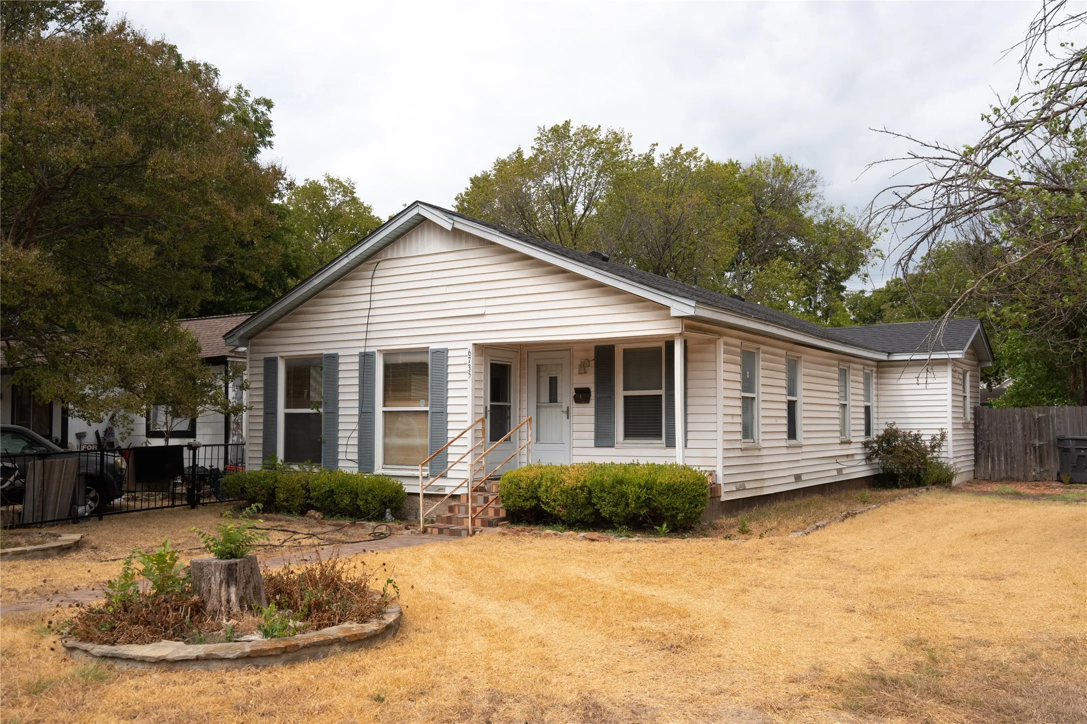 Single Family Residence For Sale in Dallas County , 6735 Woodard Avenue, Dallas, Texas 75227, 3 Bedroom, 2 Bathroom, Garage spaces, 1,411 Sqft, built in 1950, mls#21402386, Real Estate Agent in Dallas, Homes For Sale in Dallas county, Homes For Sale in Dallas, Realtor in Dallas Texas, Real Estate Brokerage Independent Realty Texas, Luminita Cordes Realtor