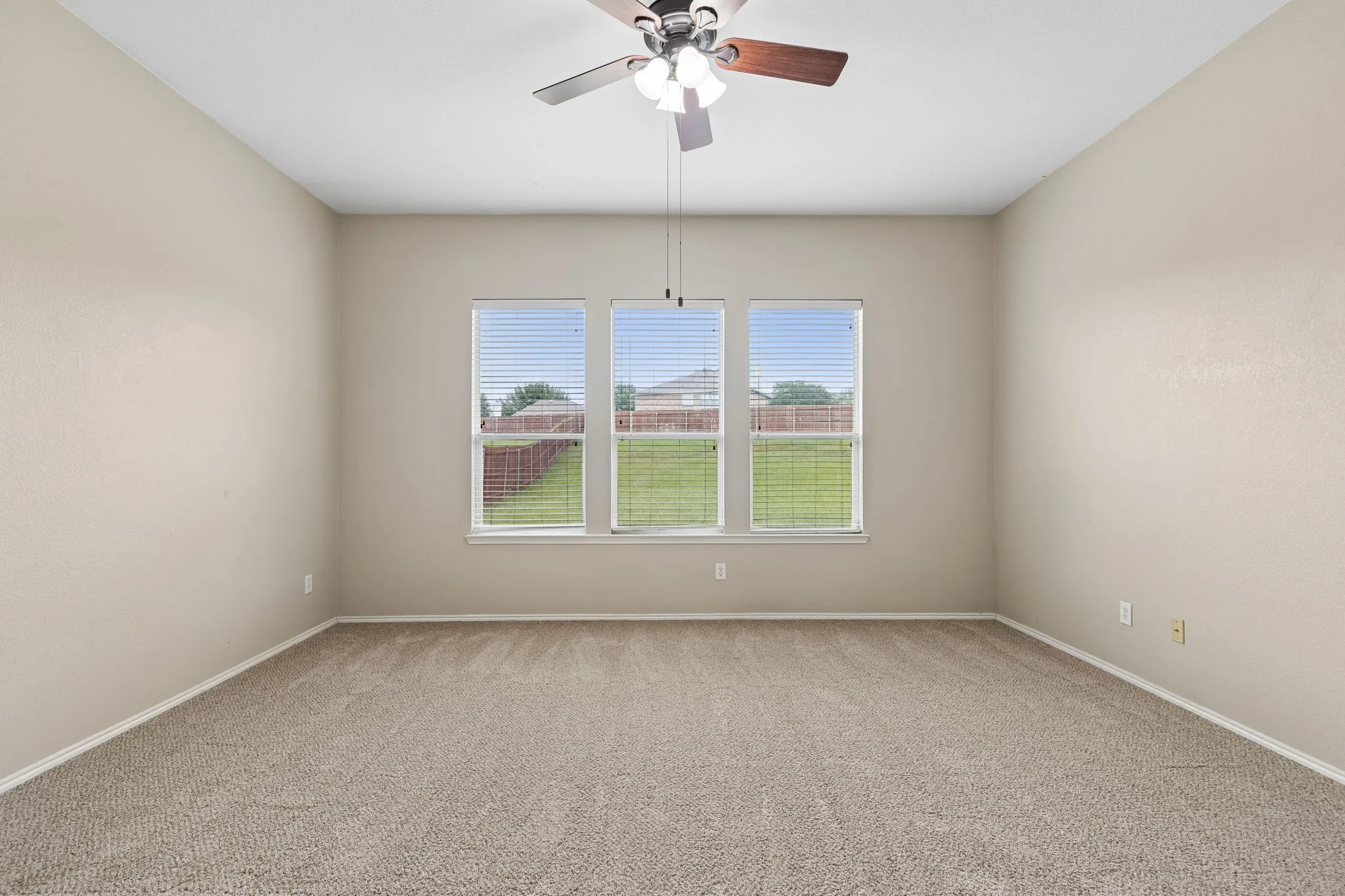 Single Family Residence For Sale in Collin County , 1209 Stone Lane, Celina, Texas 75009, 3 Bedroom, 2 Bathroom, 2 Garage spaces, 2,492 Sqft, built in 2004, mls#21402766, Real Estate Agent in Celina, Homes For Sale in Collin county, Homes For Sale in Celina, Realtor in Celina Texas, Real Estate Brokerage Independent Realty Texas, Luminita Cordes Realtor